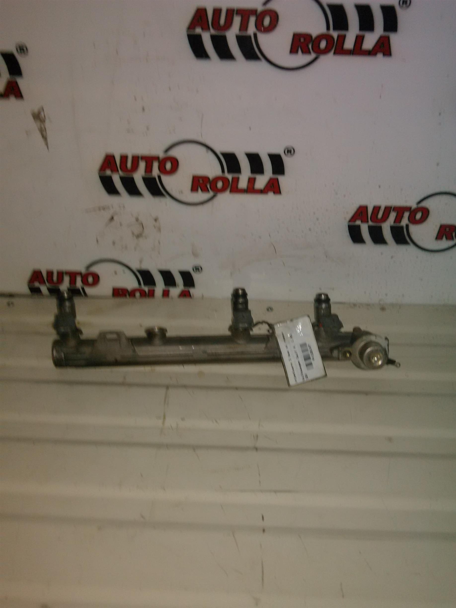 injectoare 3 buc si rampa Volkswagen Golf 4, 1.4S 16V