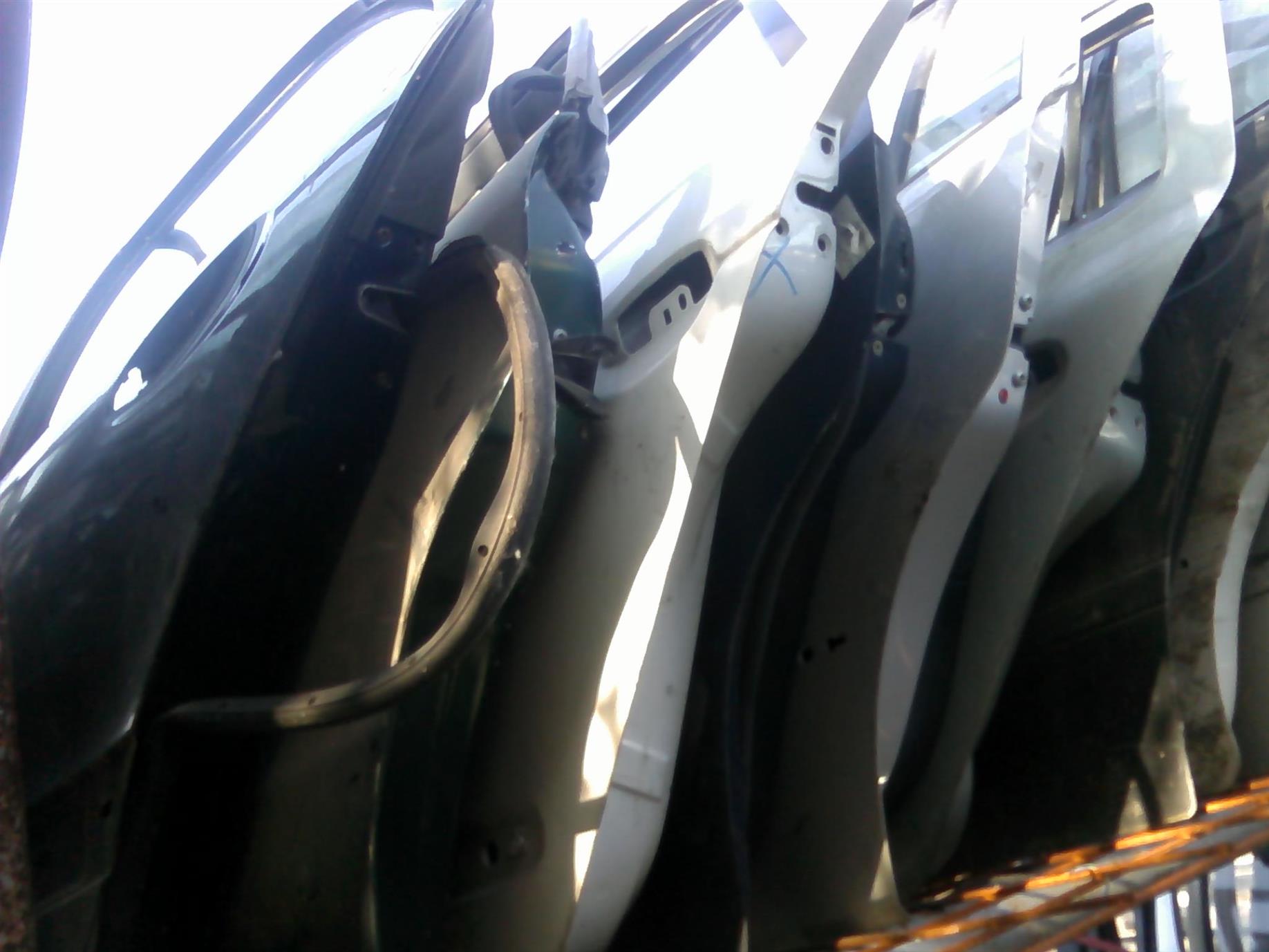 usa stanga spate goala Renault Megane