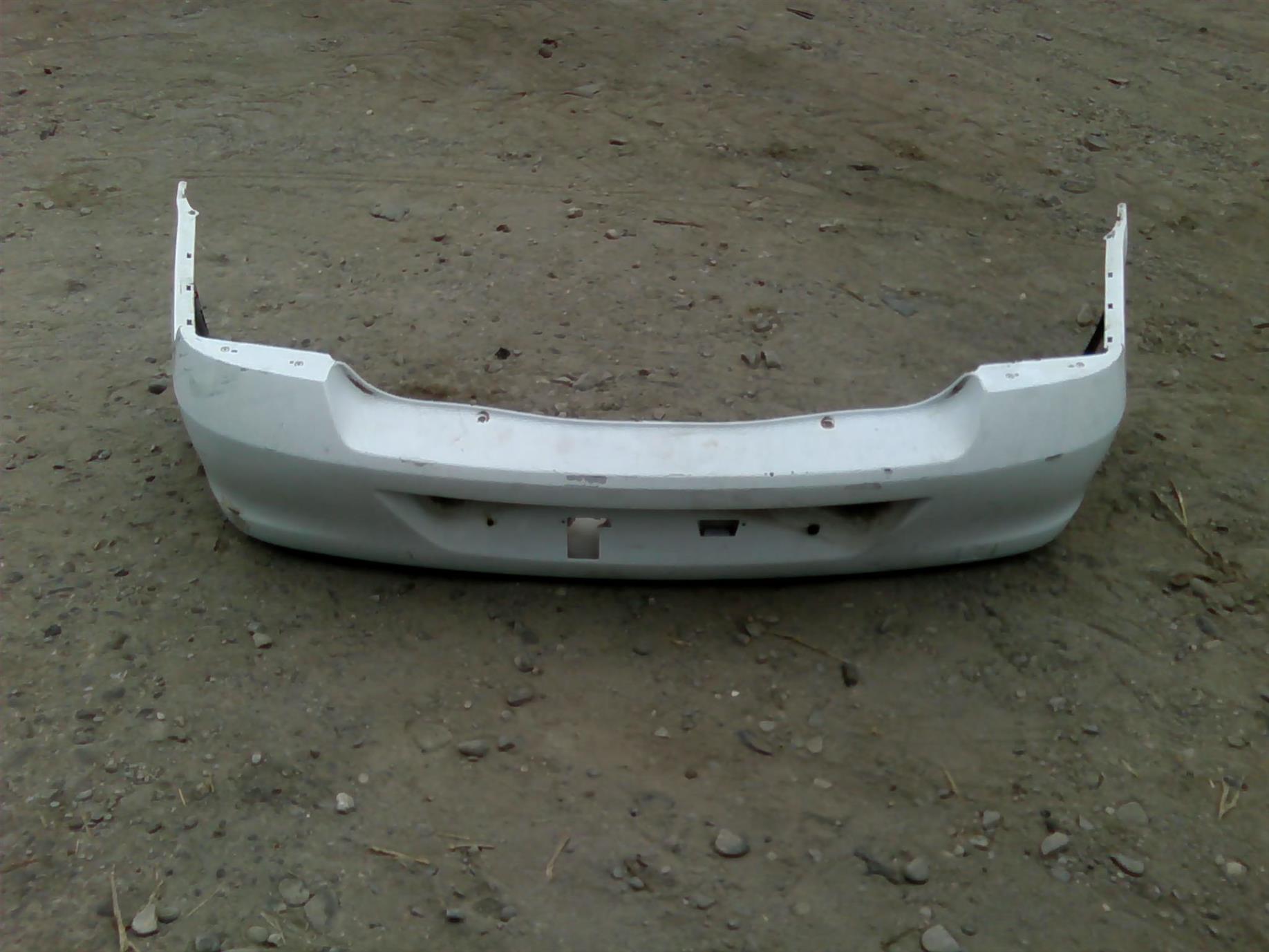 bara spate Renault Clio 2