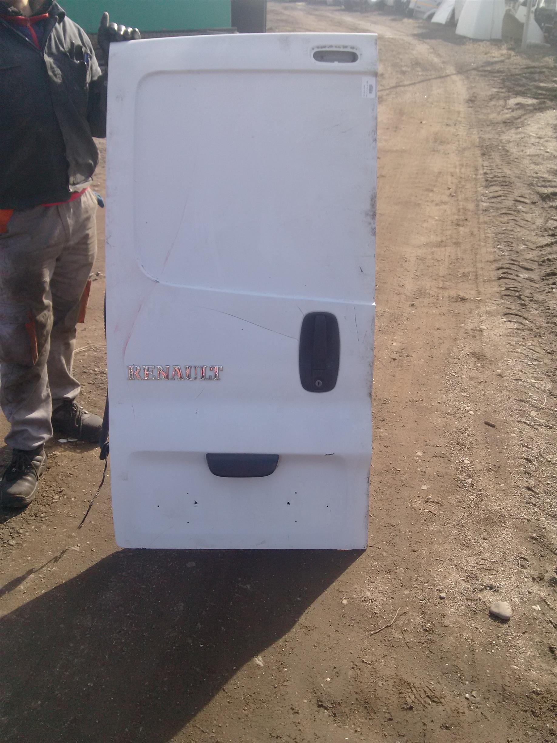 Usa spate stanga Renault Trafic an 2006