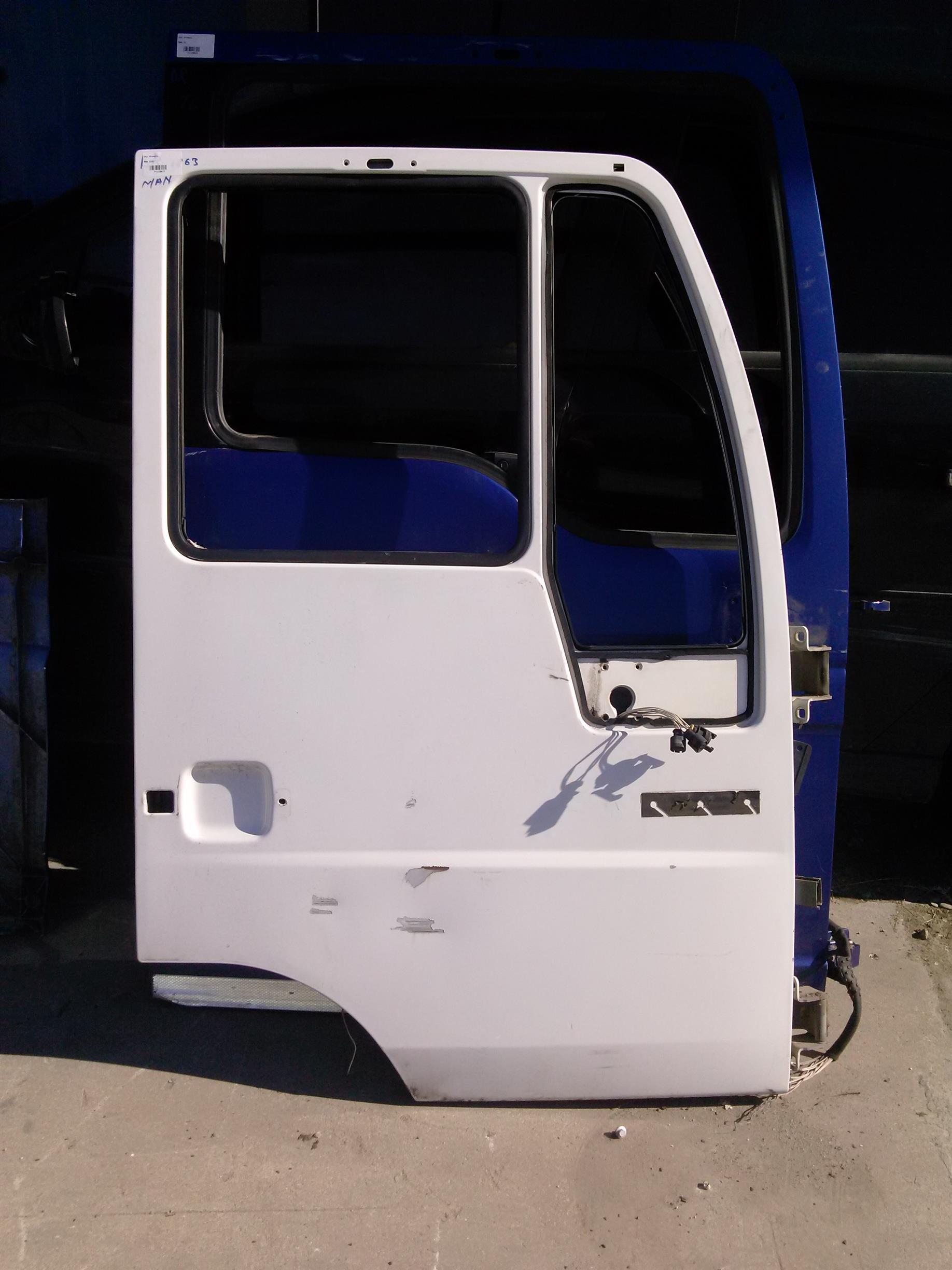 Usa dreapta MAN 8163