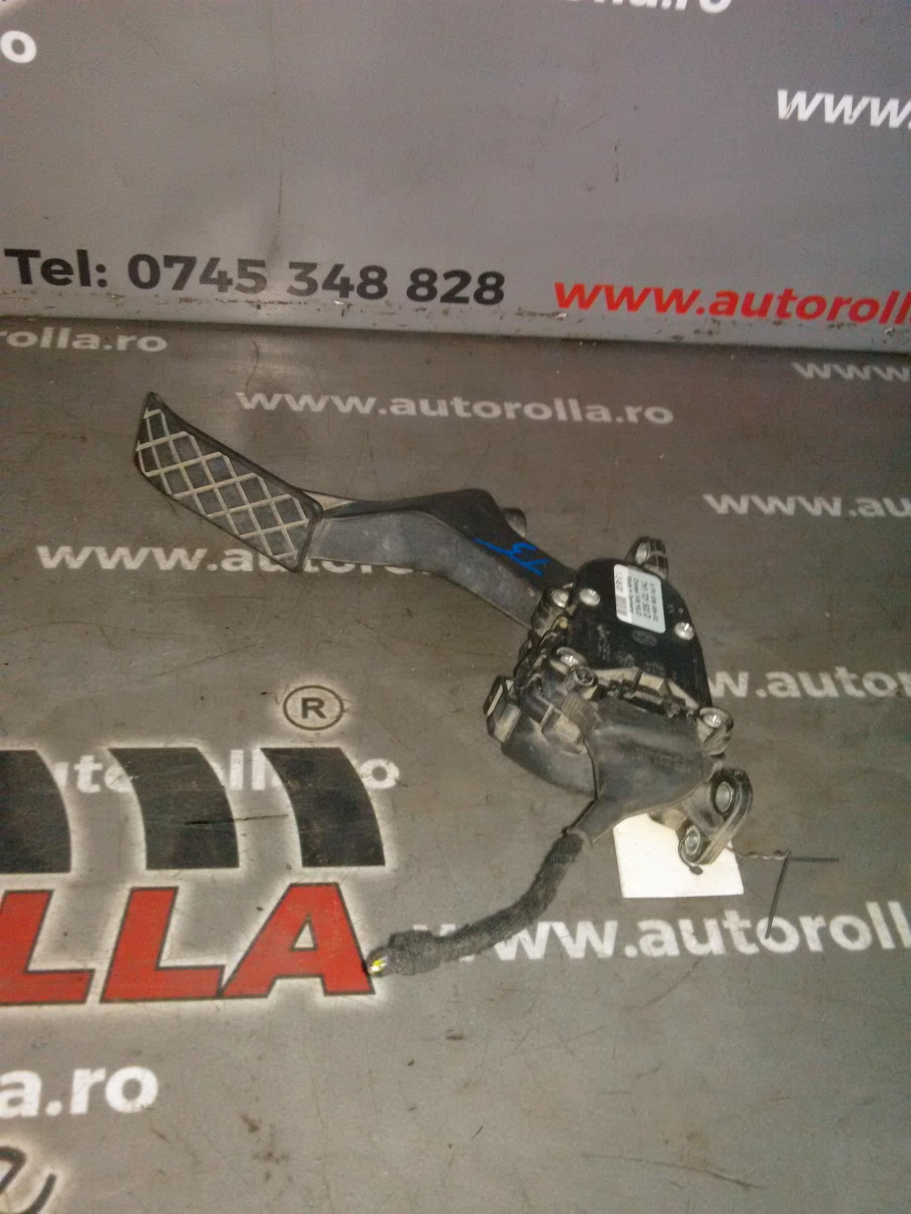 Pedala acceleratie Volkswagen T5 an 2008