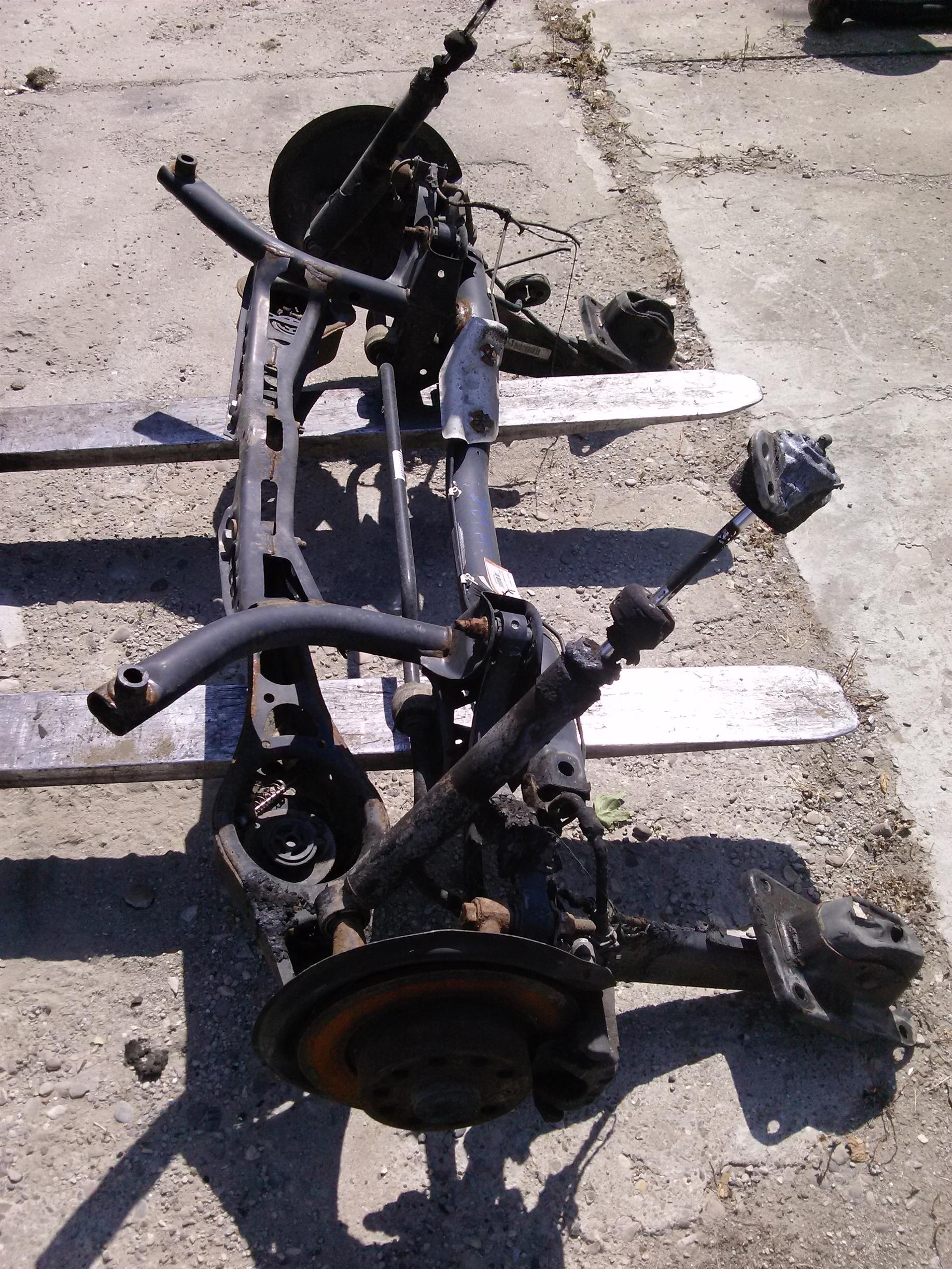 Punte spate Volkswagen Jetta 1.6d an 2015