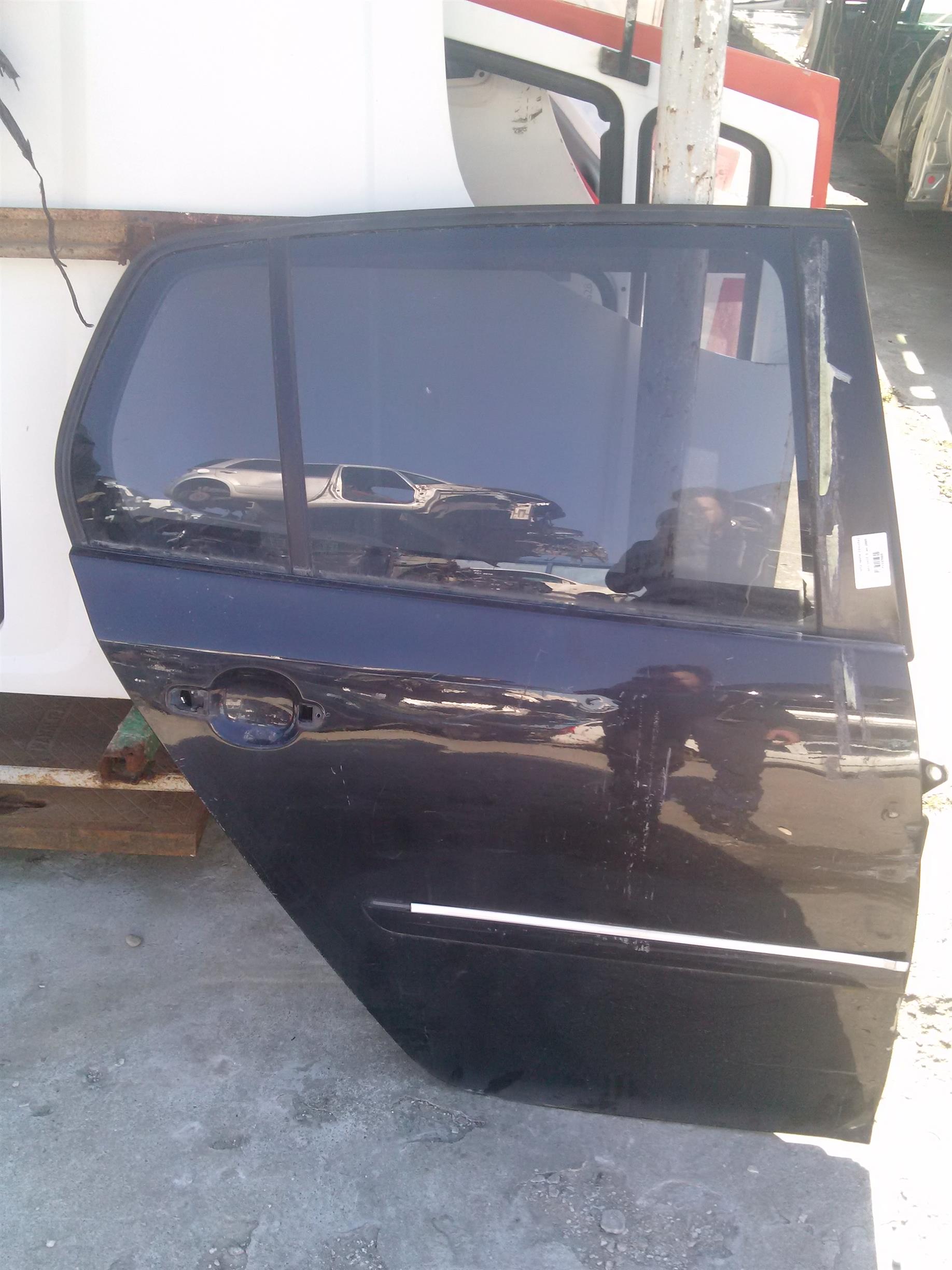 Usa dreapta spate (lovita) Volkswagen Golf 5 an 2005