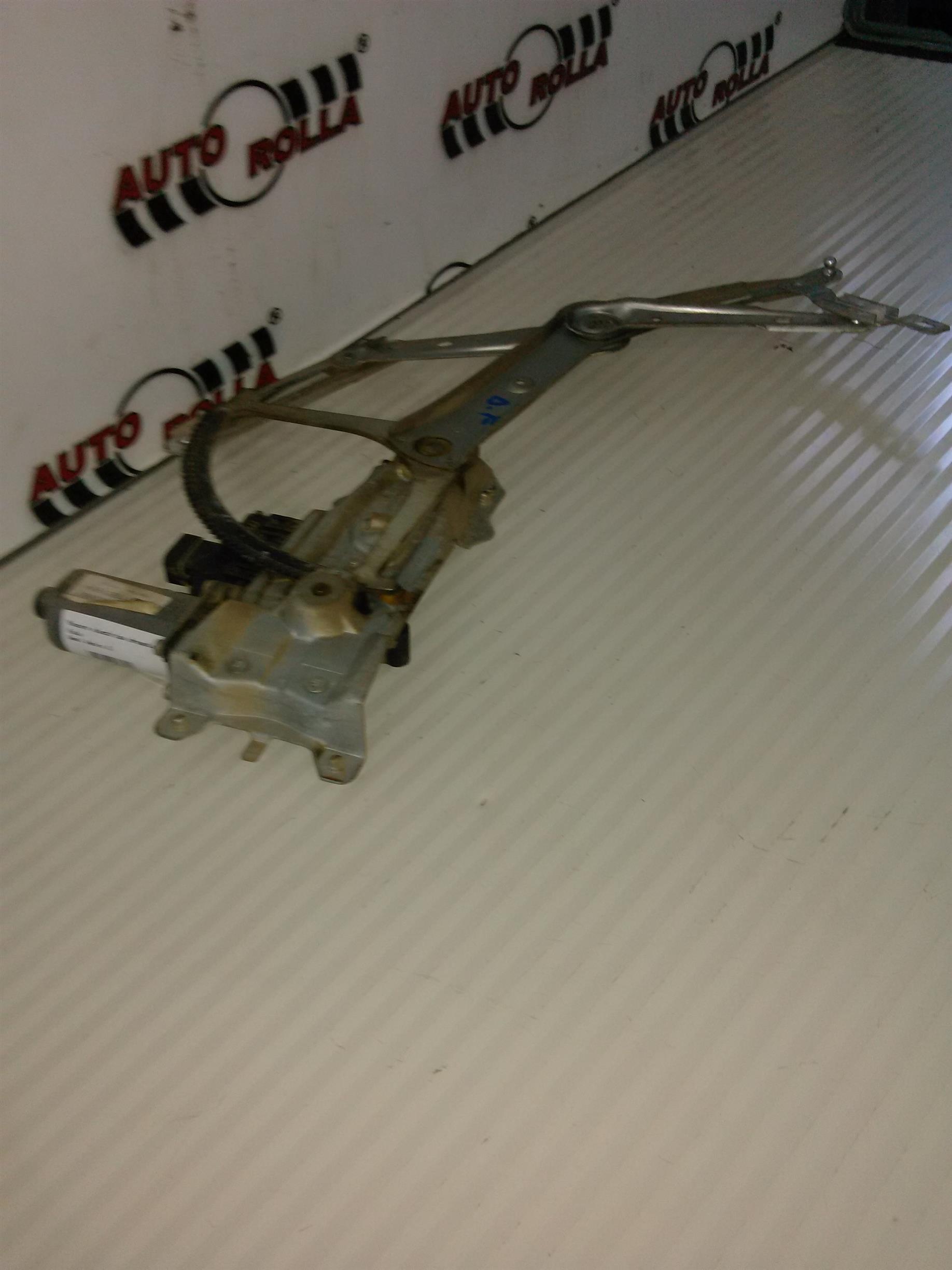 Macara electrica dreapta fata Opel Astra G