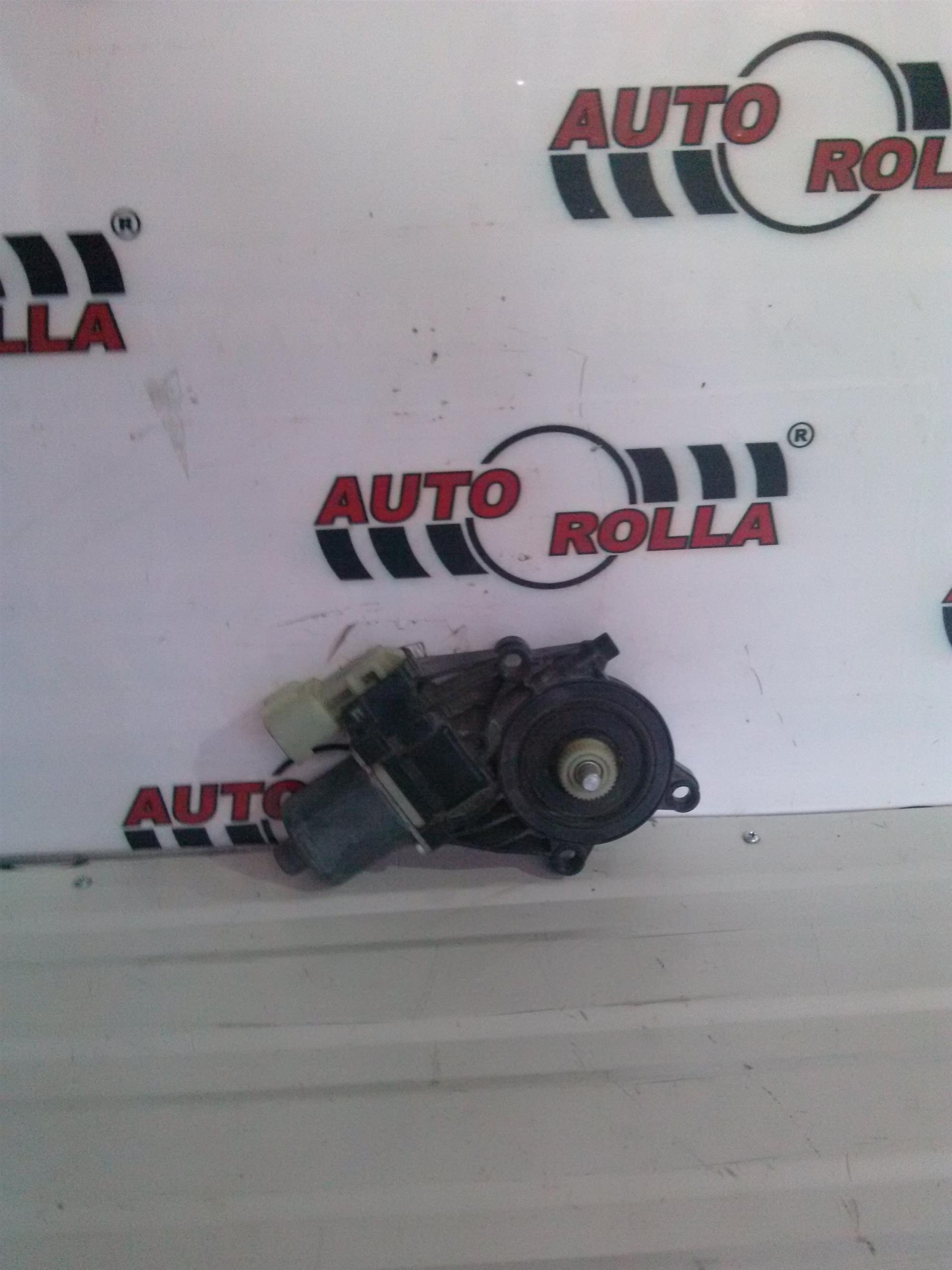 Motoras macara stanga fataa Ford Focus an 2008