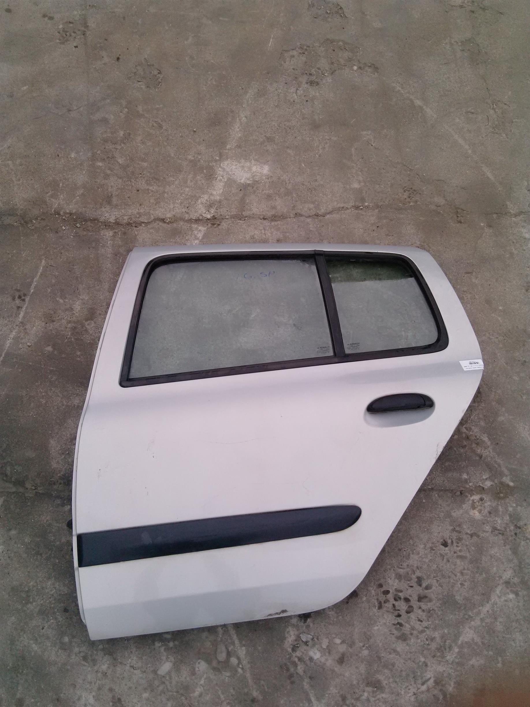 Usa stanga spate completa Renault Clio 1.4S, an 2002