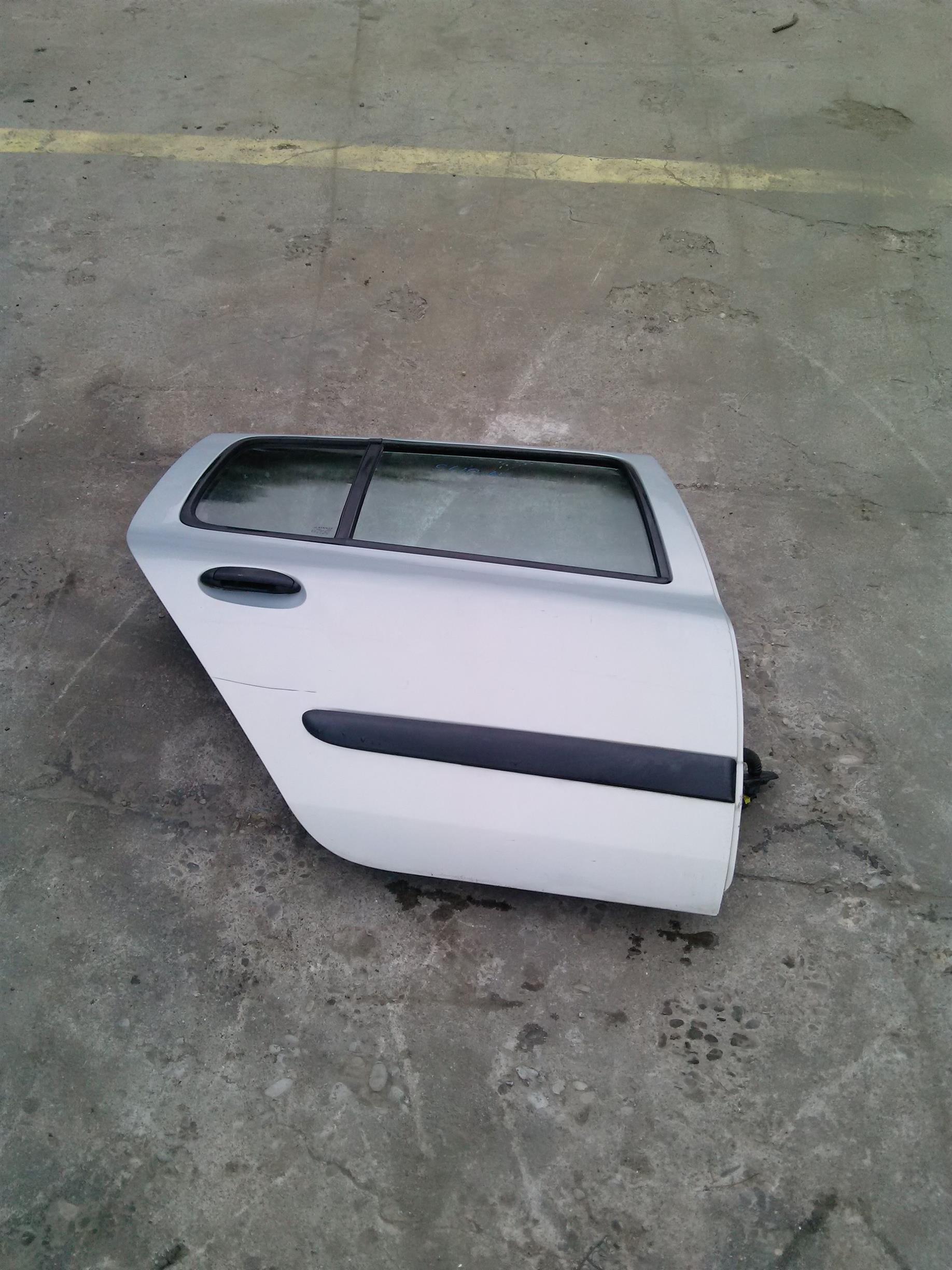 Usa dreapta spate completa Renault Clio 1.4S, an 2002