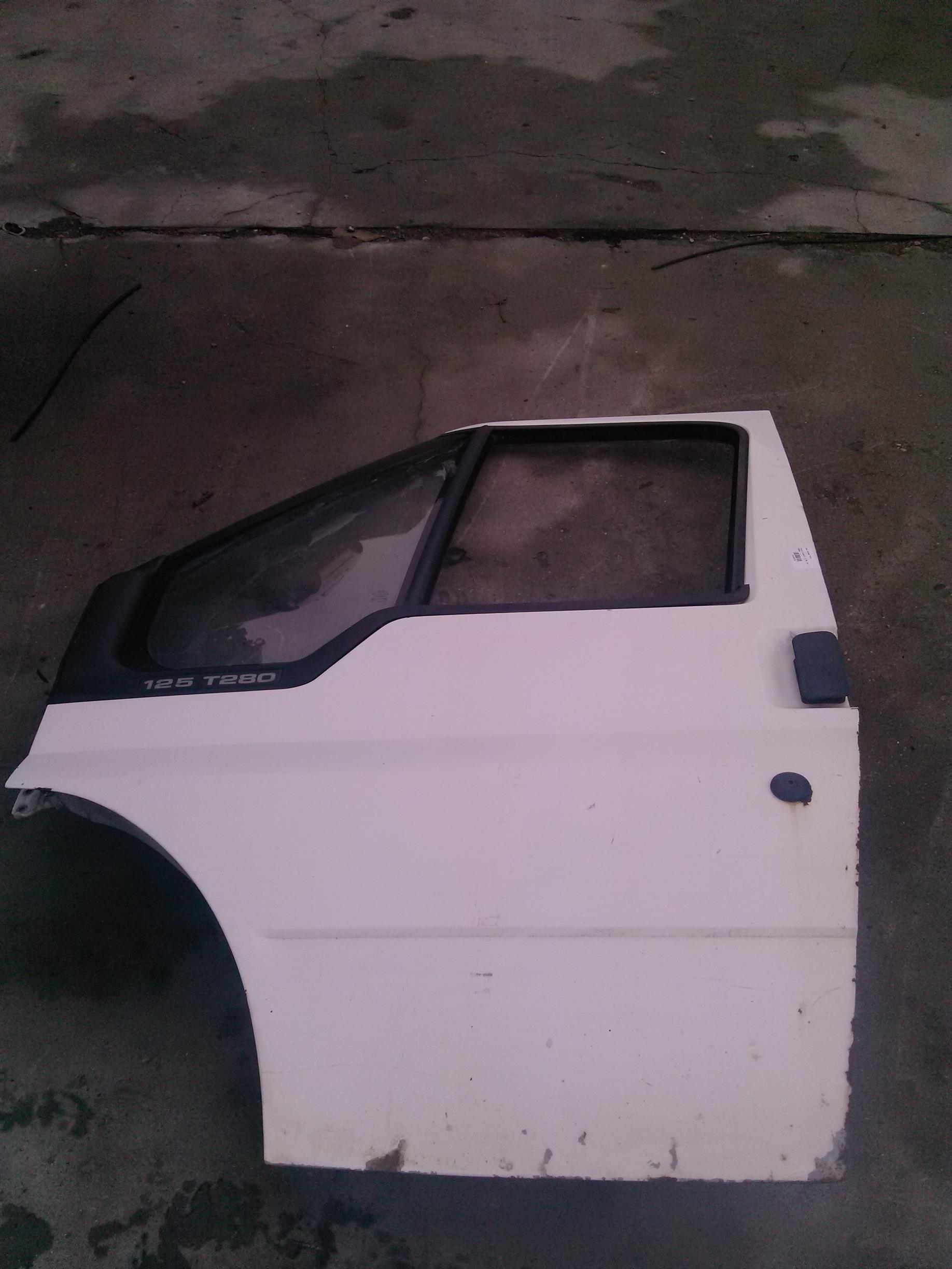 Usa stanga fata Ford Transit, 2.4D, an 2004