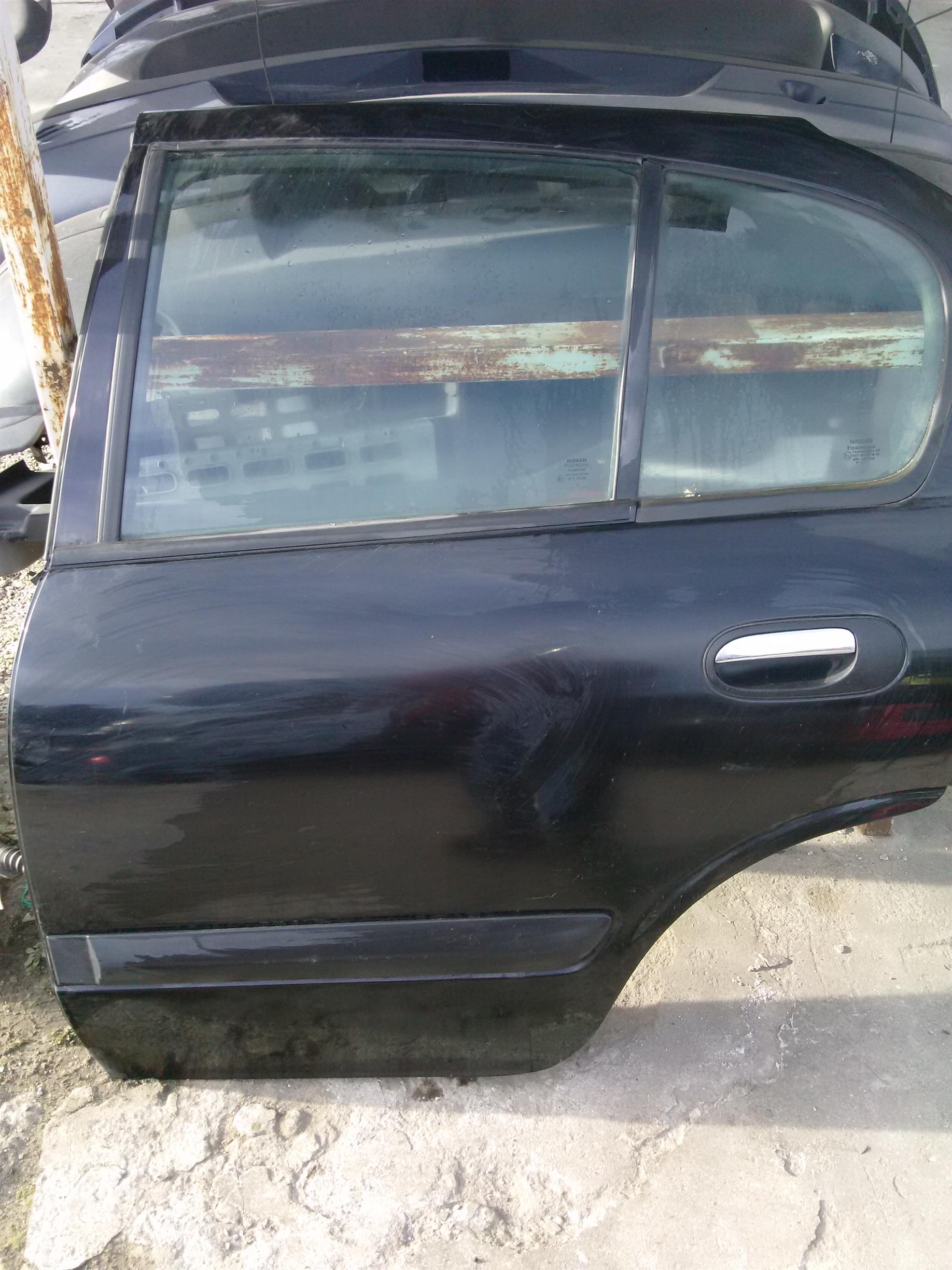 Usa stanga spate completa Nissan Almera 1.5S, an 2004