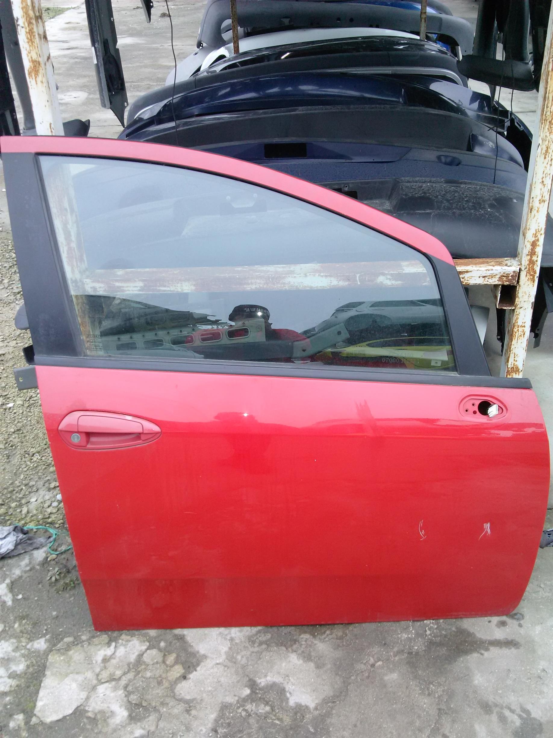 Usa dreapta fata Fiat Albea 1.2S, an 2005.