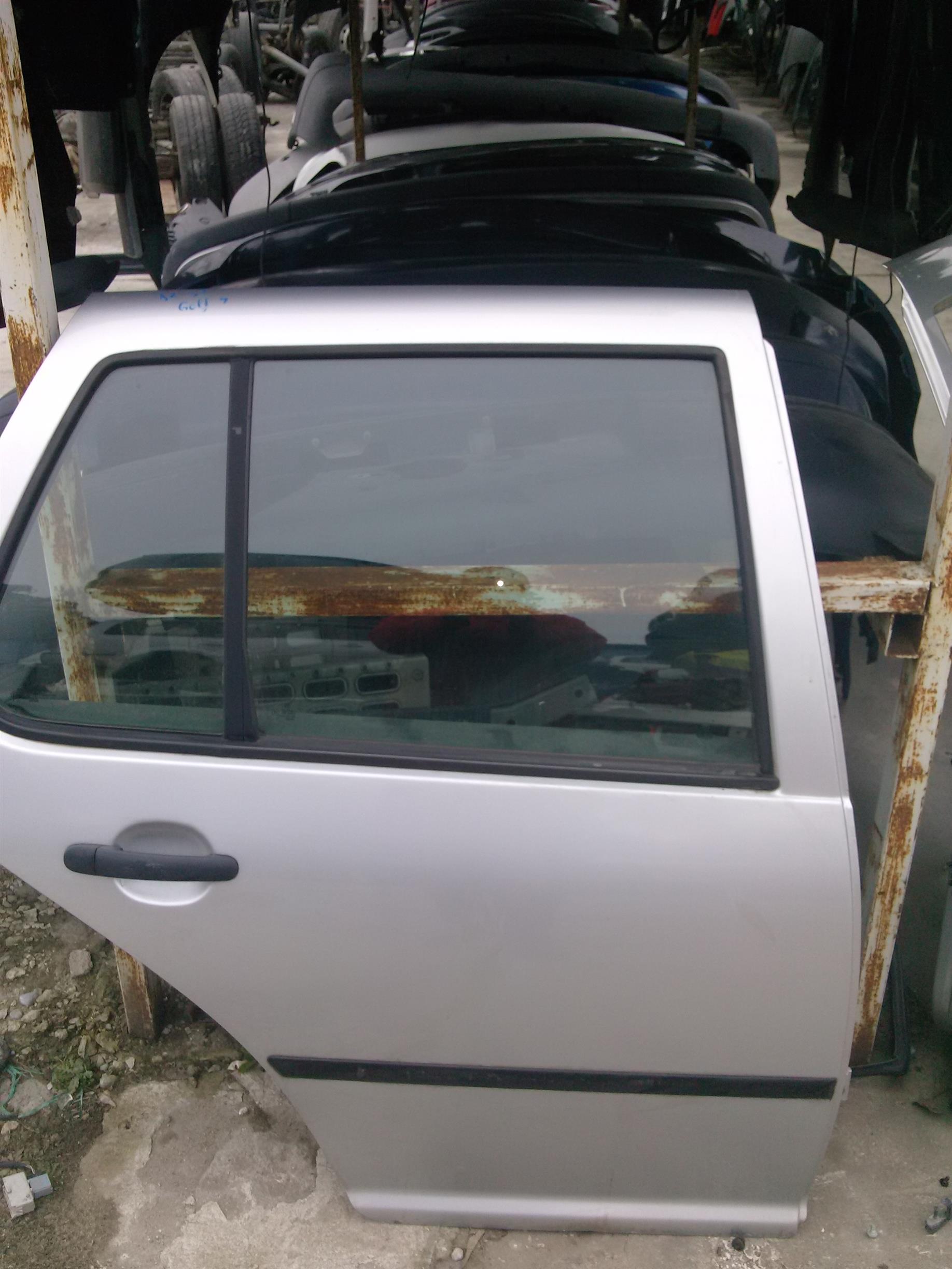 Usa dreapta spate completa Volkswagen Golf 4 an 2003