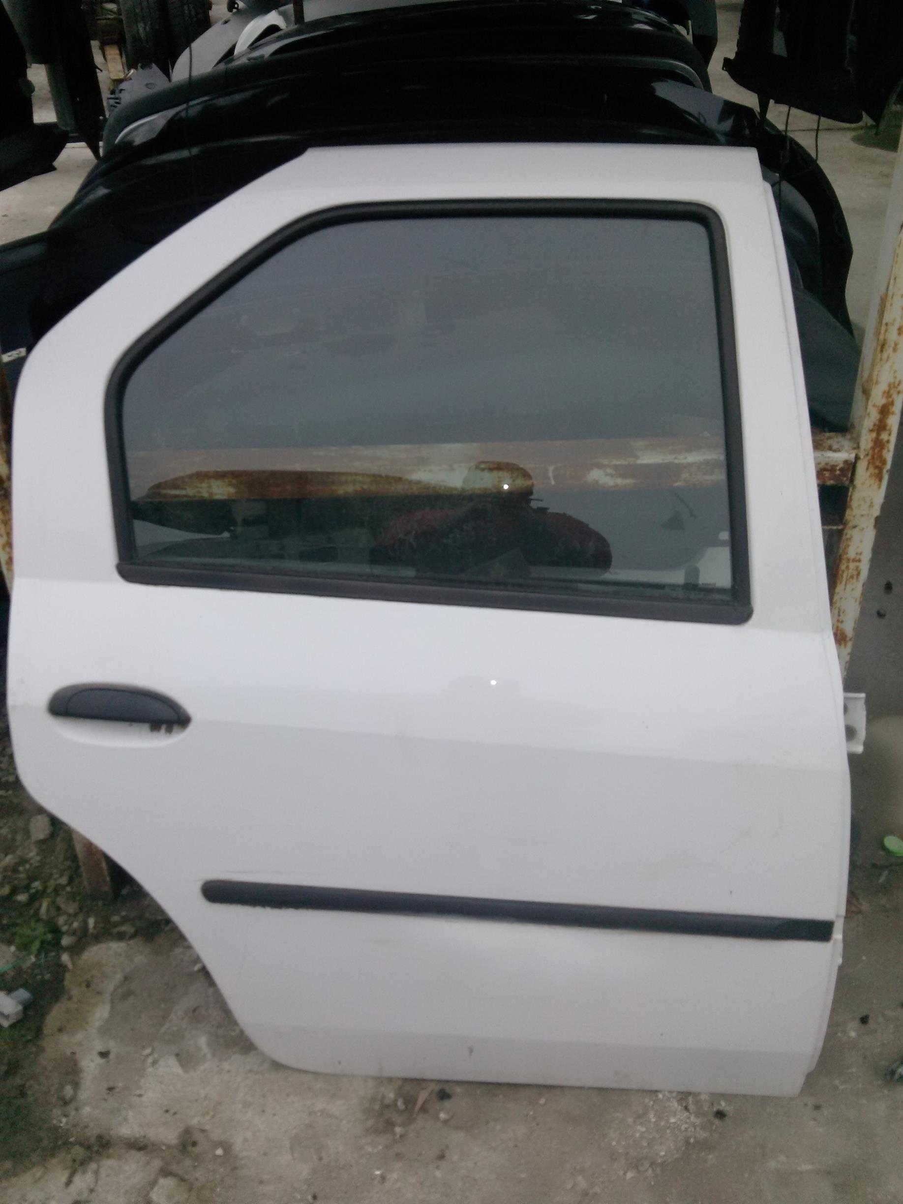 Usa dreapta spate completa Dacia logan 1.4mpi ,an 2007