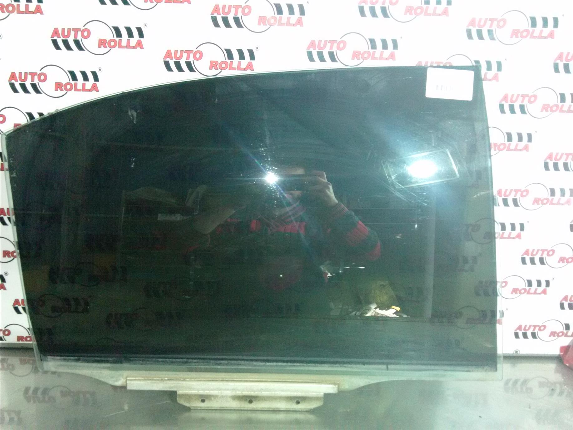 Geam dreapta spate Toyota Avensis an 2006
