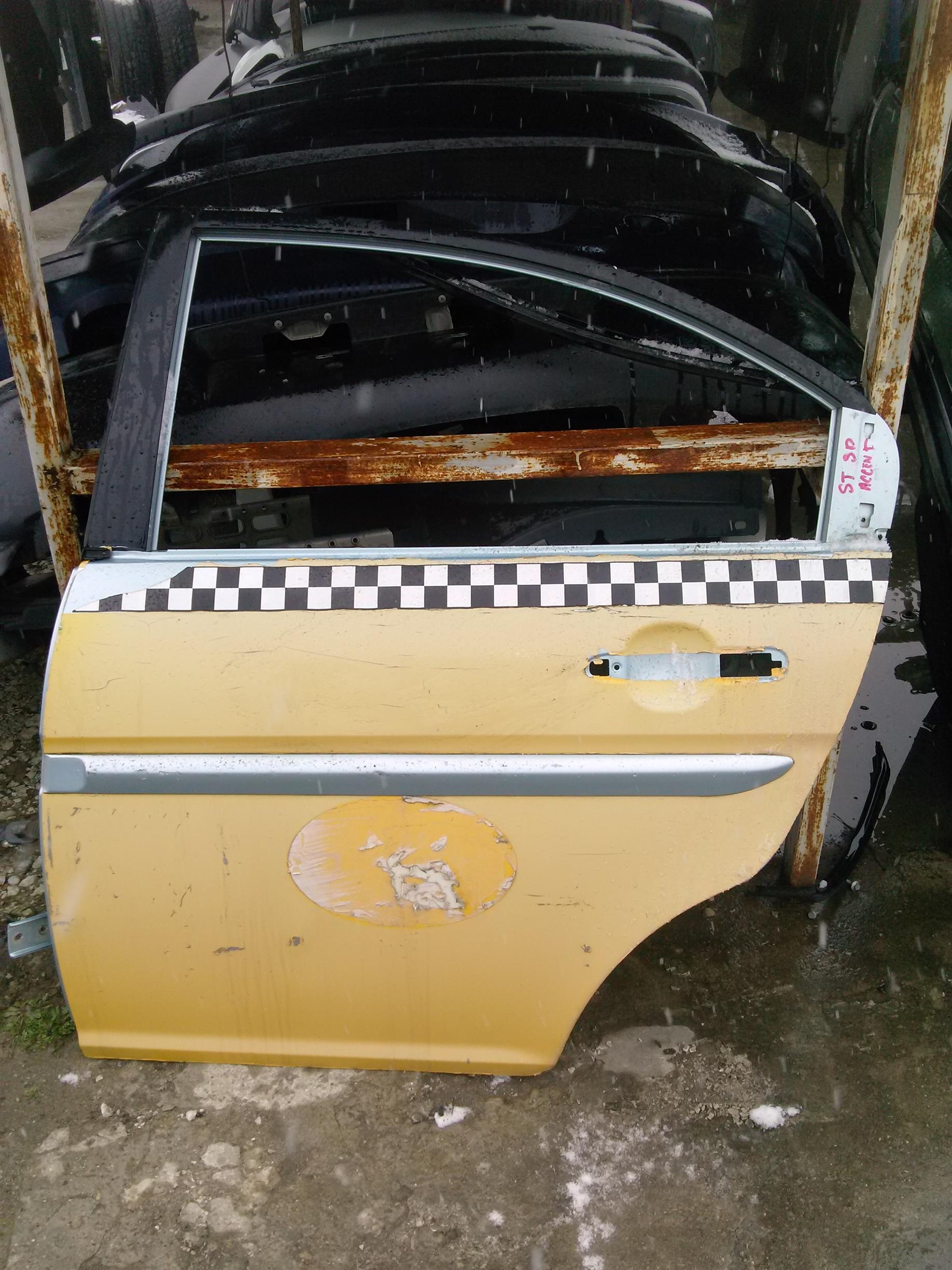 Usa stanga spate Hyundai Accent an 2006