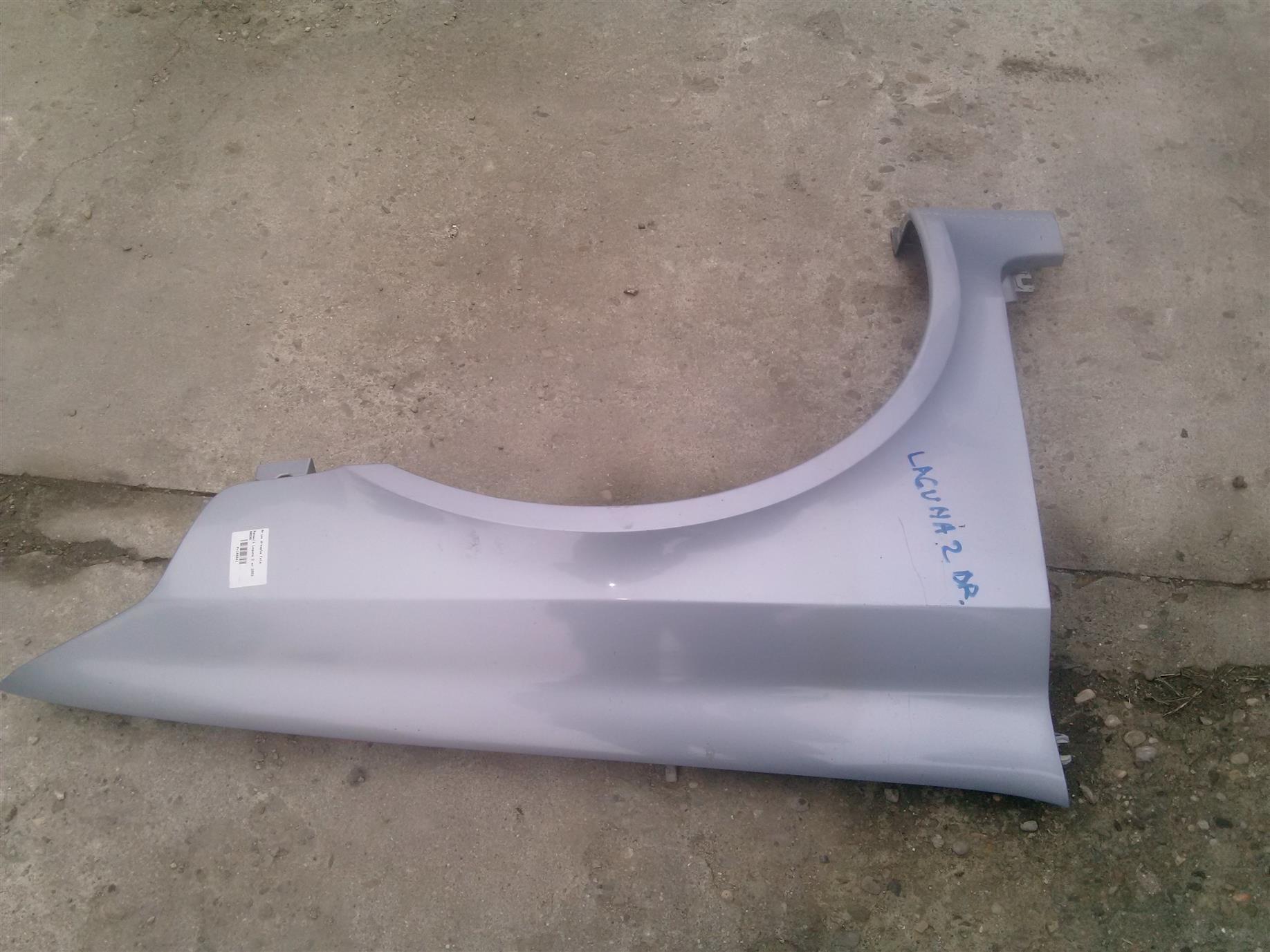 Aripa dreapta fata Renault Laguna 2 an 2003 BREAK