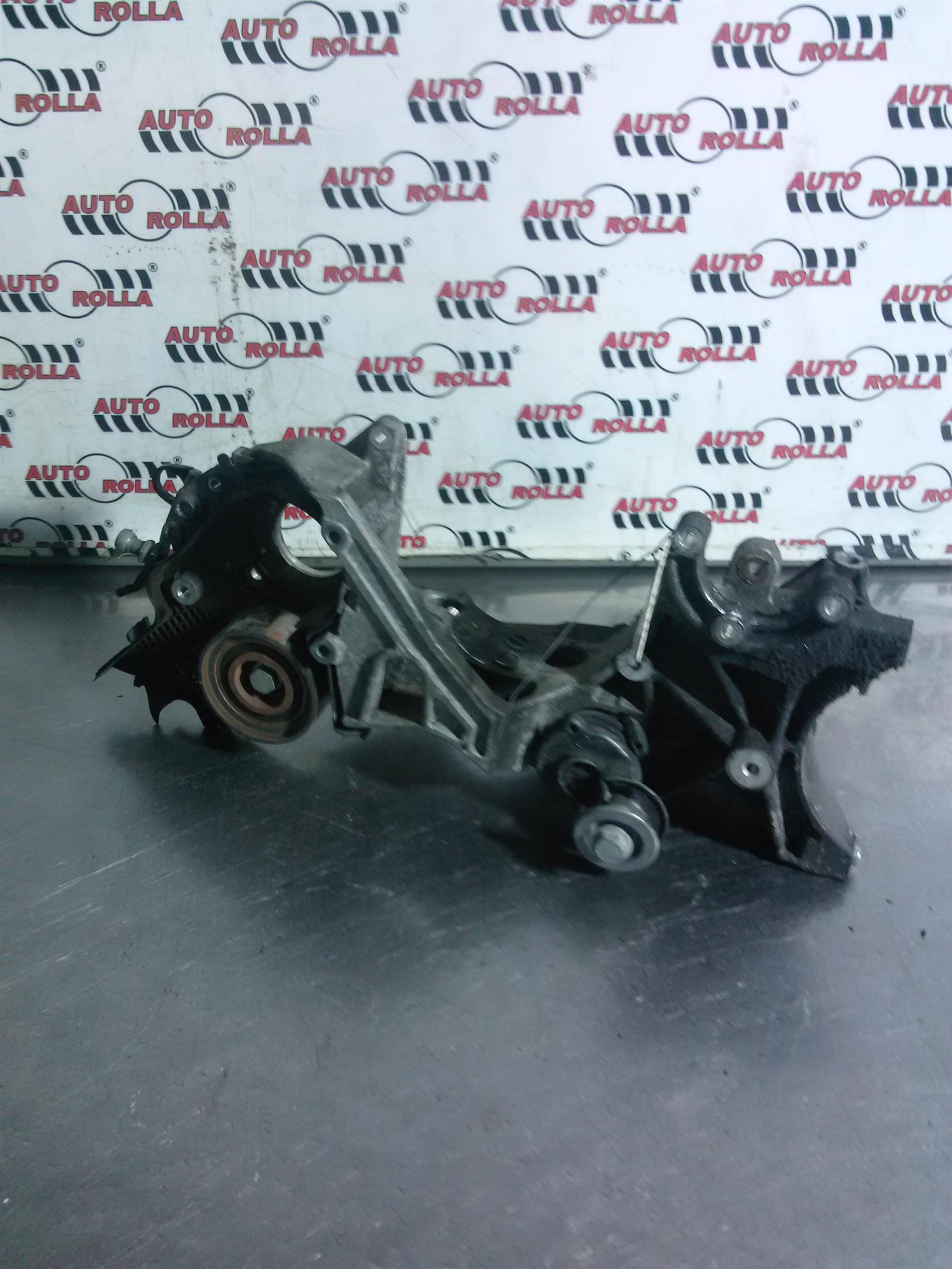 Suport accesorii+rola Audi A4 B8 2.0D an 2010