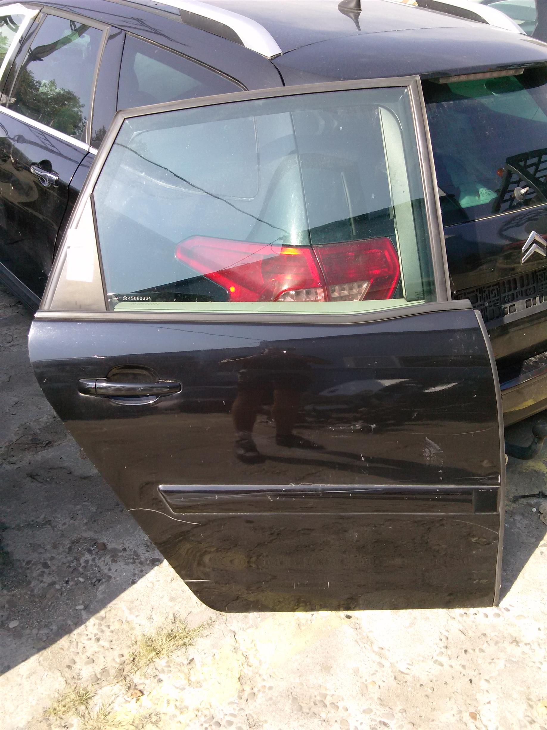 Geam dreapta spate Citroen C4 Picasso 2.0 hdi, an 2008