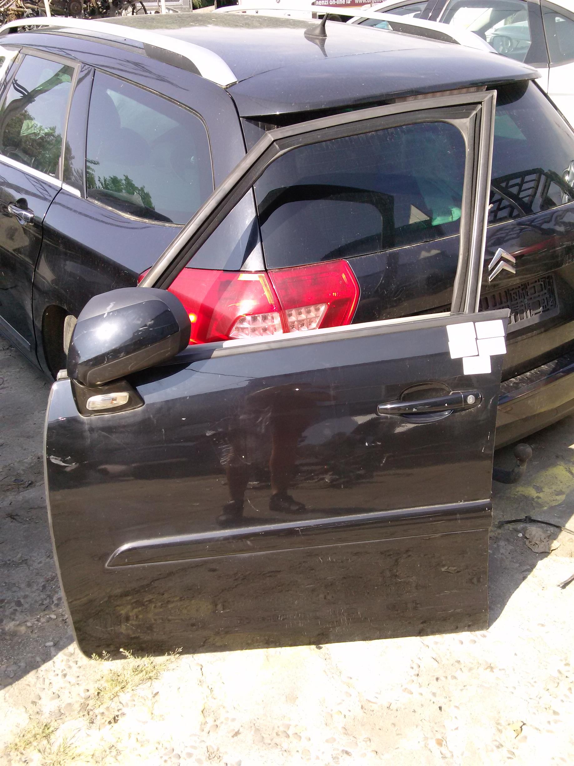 Geam stanga fata Citroen C4 Picasso 2.0 hdi, an 2008
