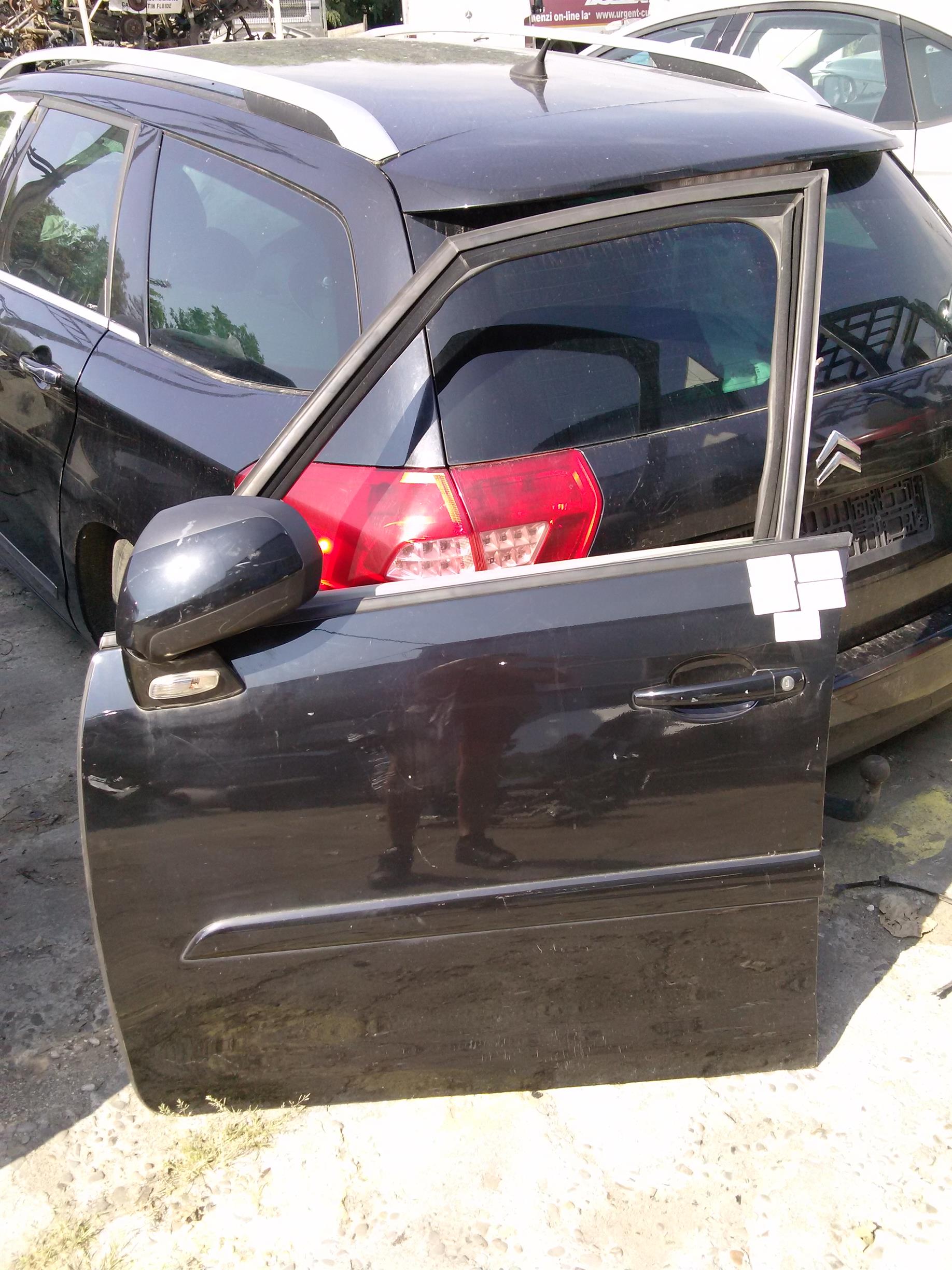 Oglinda stanga fata Citroen C4 Picasso 2.0 hdi, an 2008