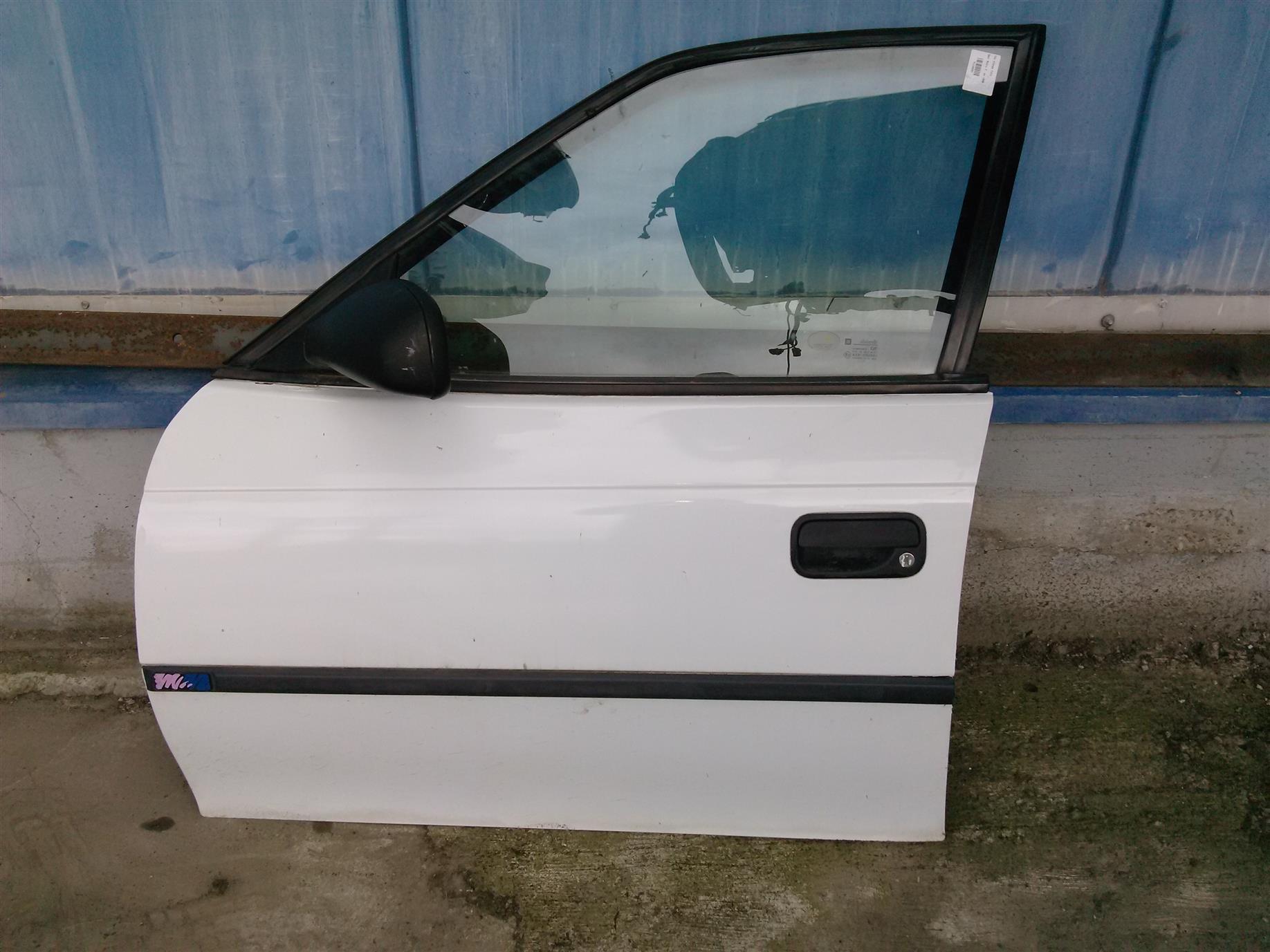 Usa stanga fata Opel Astra F, an 1998
