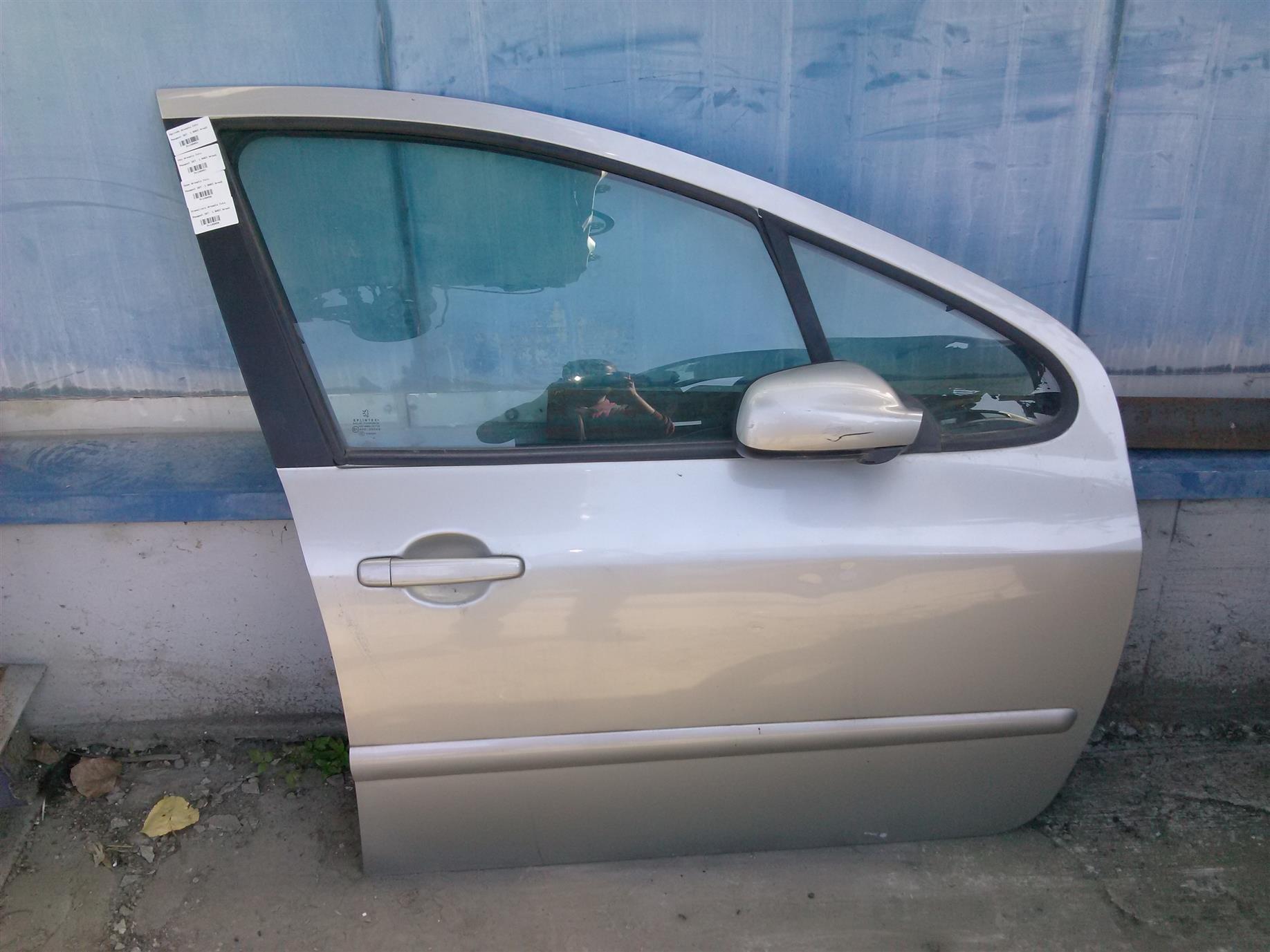 Geam dreapta fata Peugeot 307, 1.6HDI breck