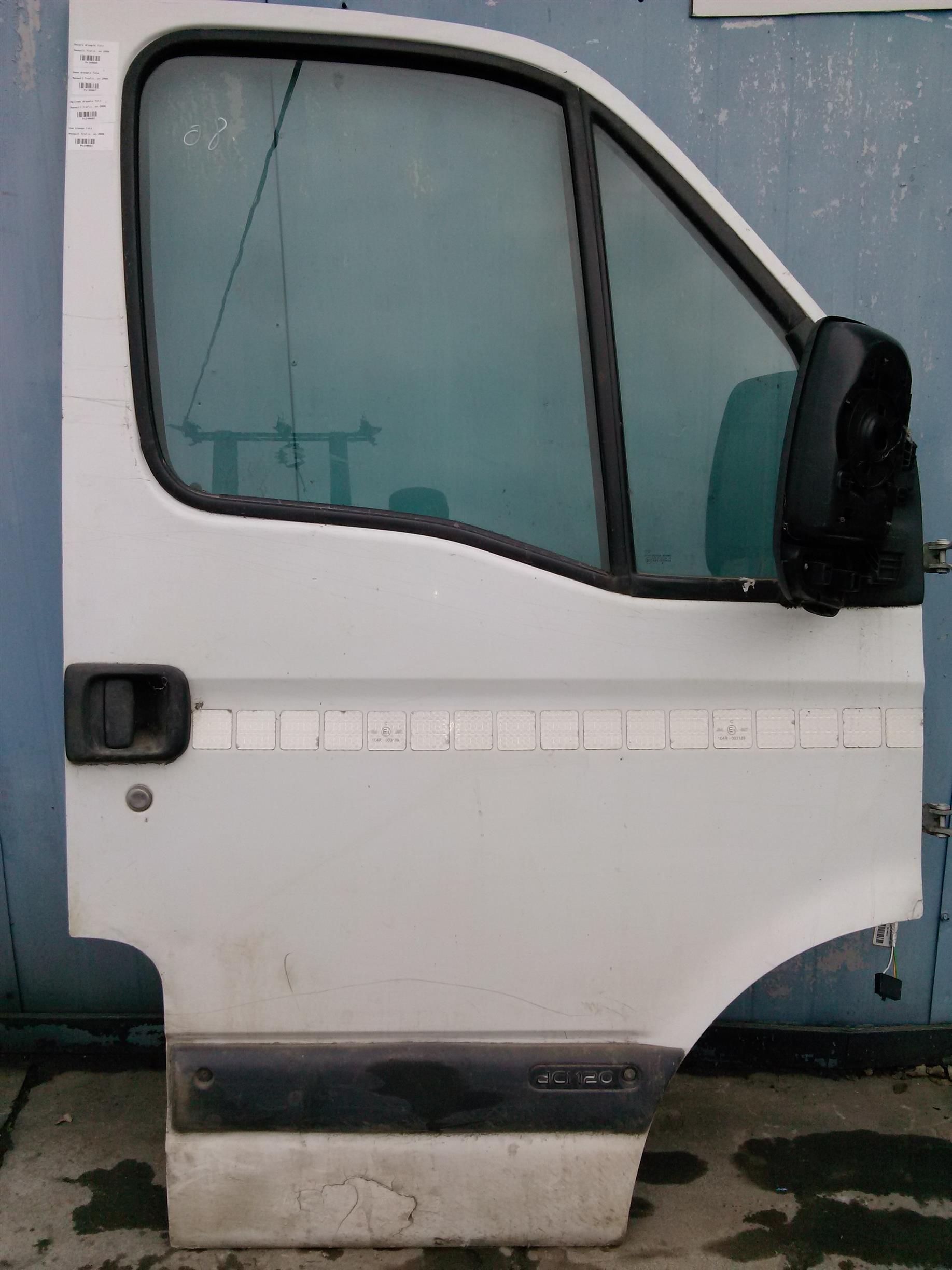 Usa stanga fata Renault Trafic, an 2008