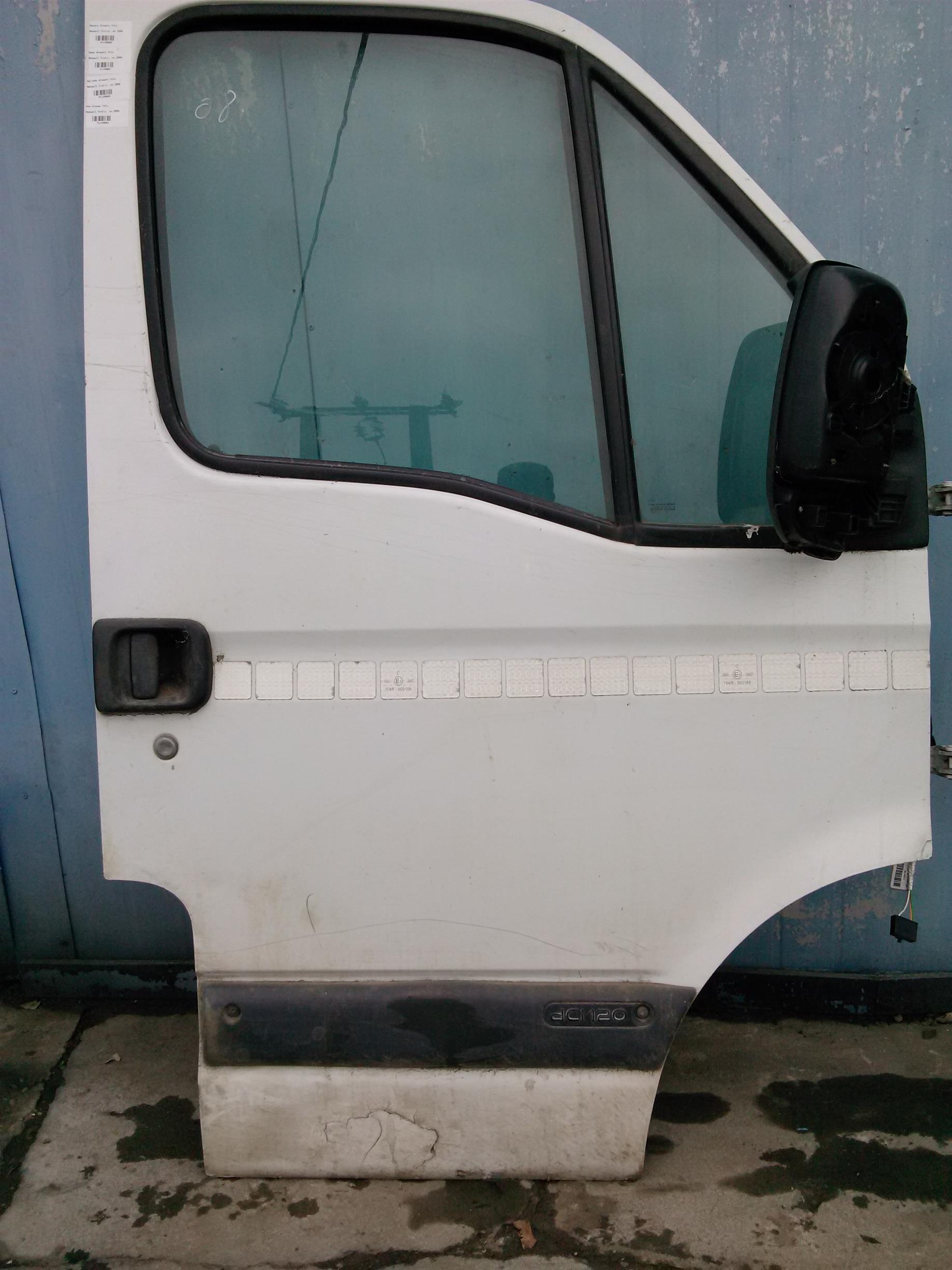Oglinda dreapta fata Renault Trafic, an 2008