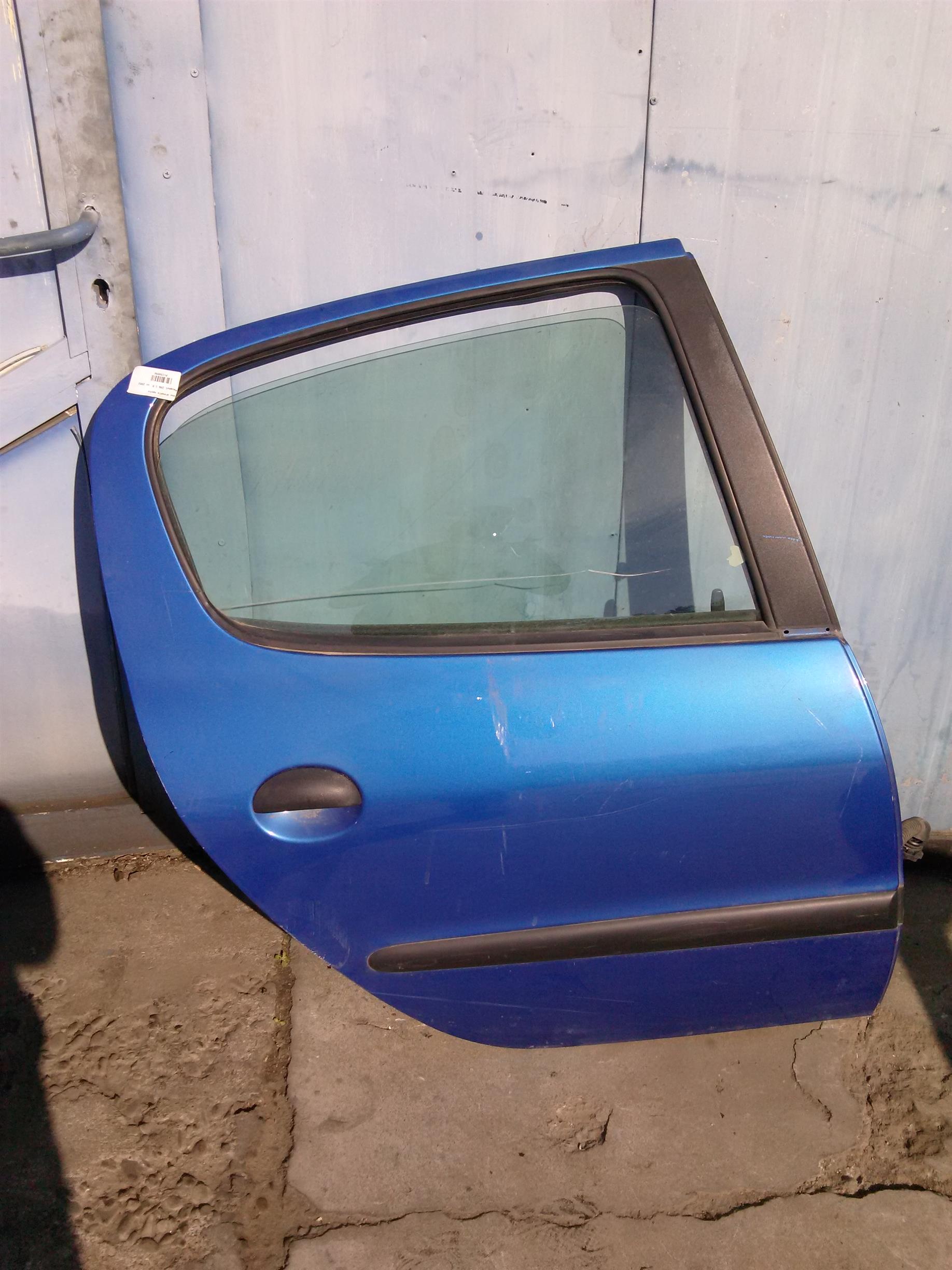 Usa dreapta spate Peugeot 206 1.9, an 2002