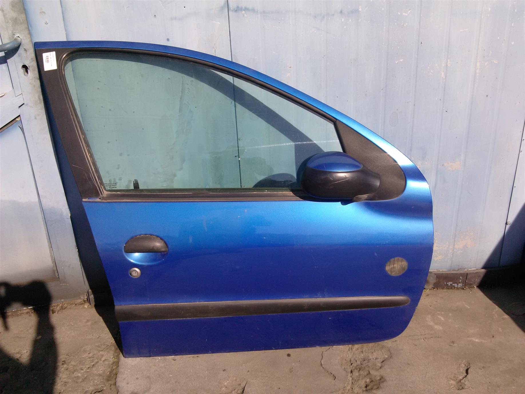 Usa dreapta fata Peugeot 206 1.9, an 2002