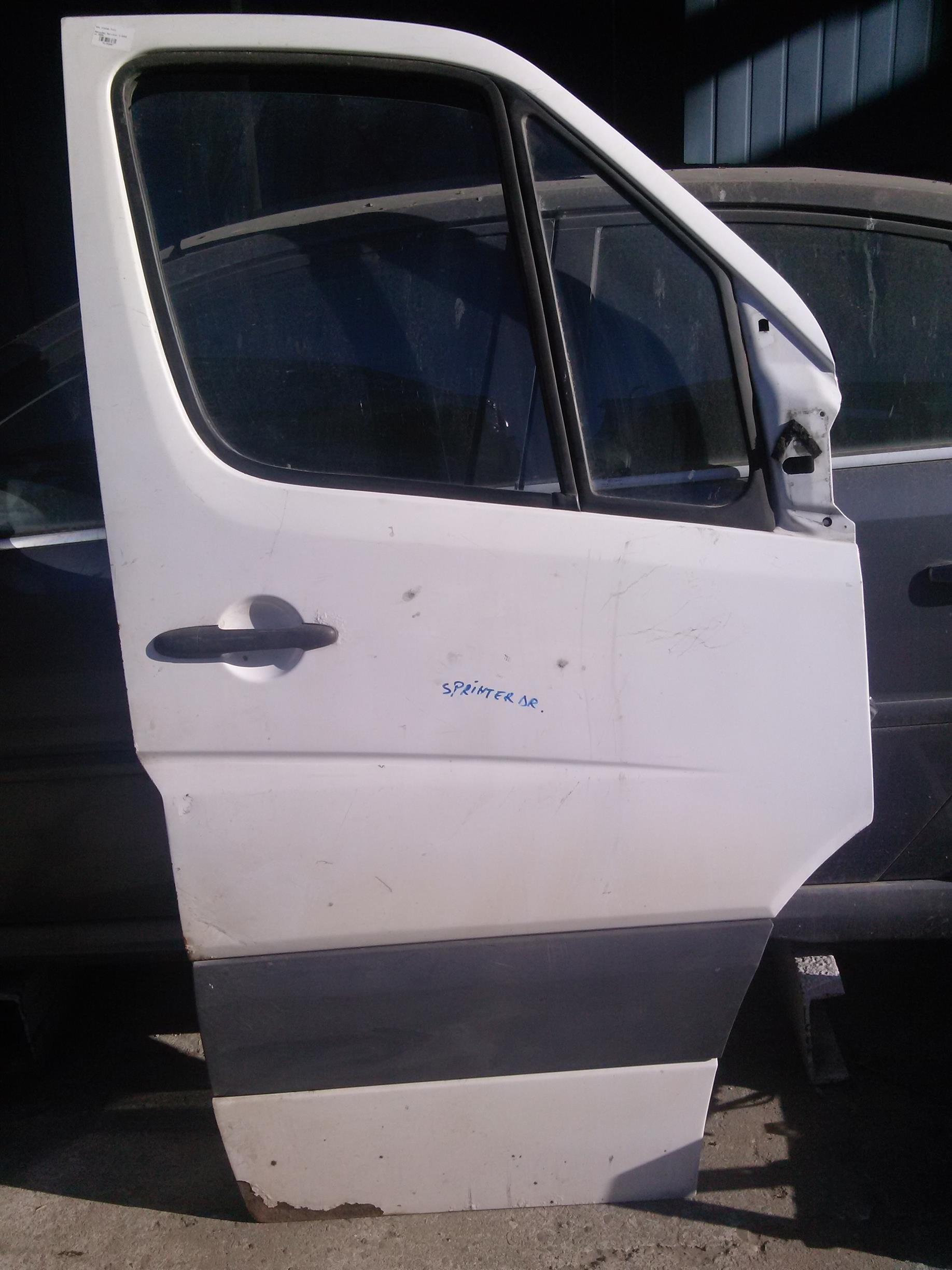 Usa stanga fata Mercedes Sprinter 2.2CDI, an 2008