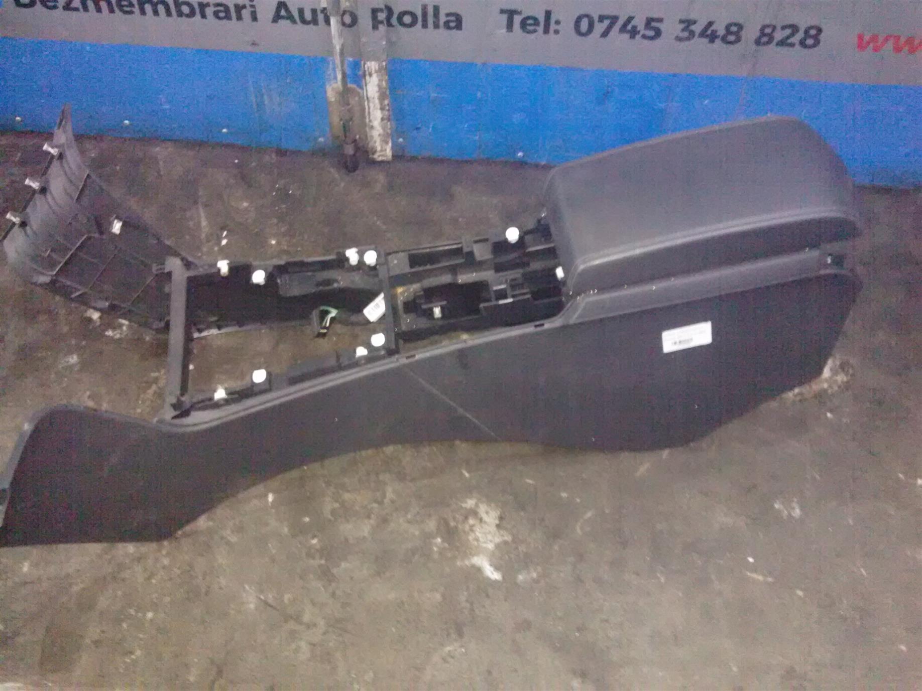 Consola centrala+cotiera anglia Peugeot 508 2.0 d an 2012