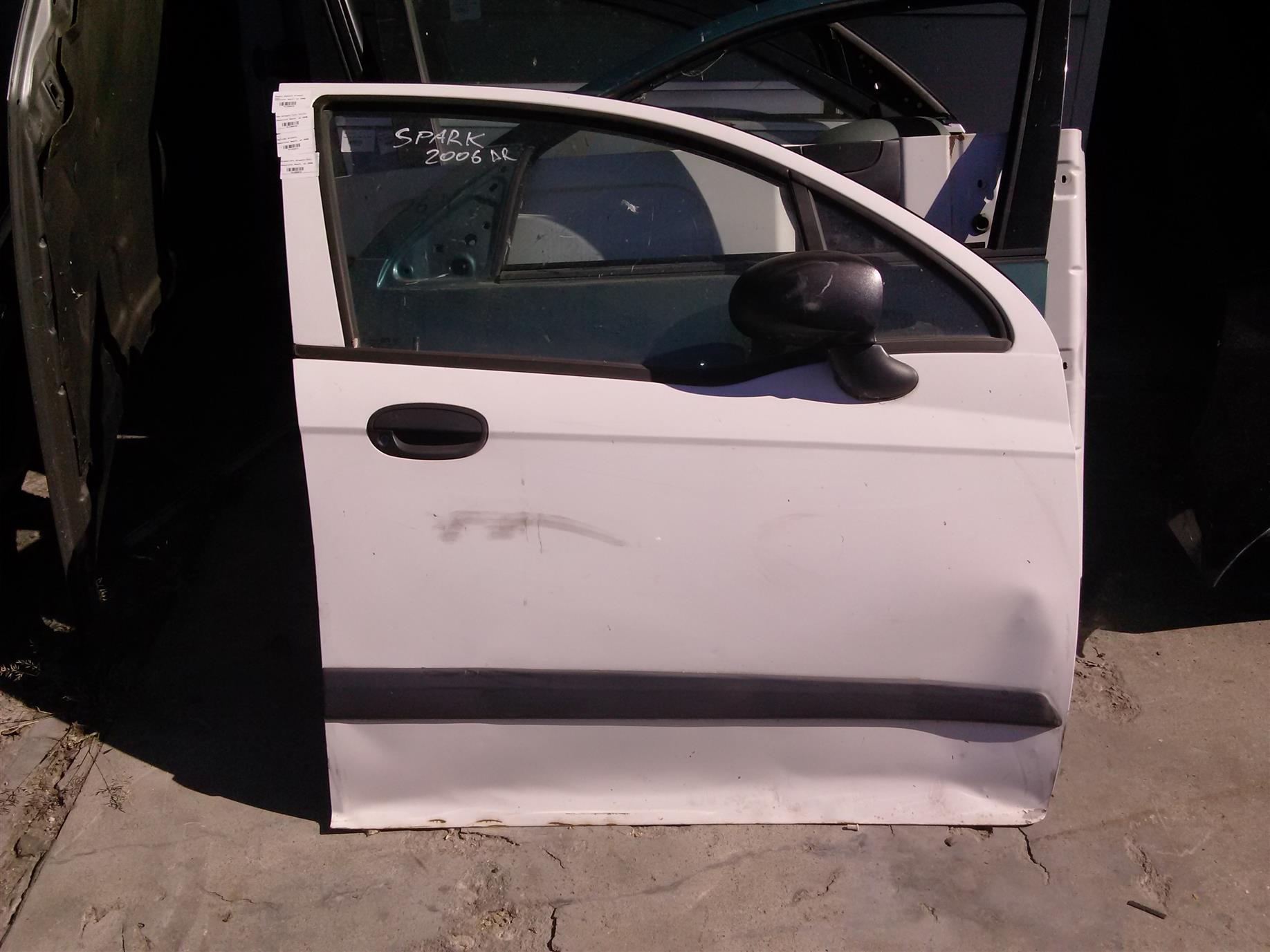 Usa dreapta fata lovita Chevrolet Spark, an 2006