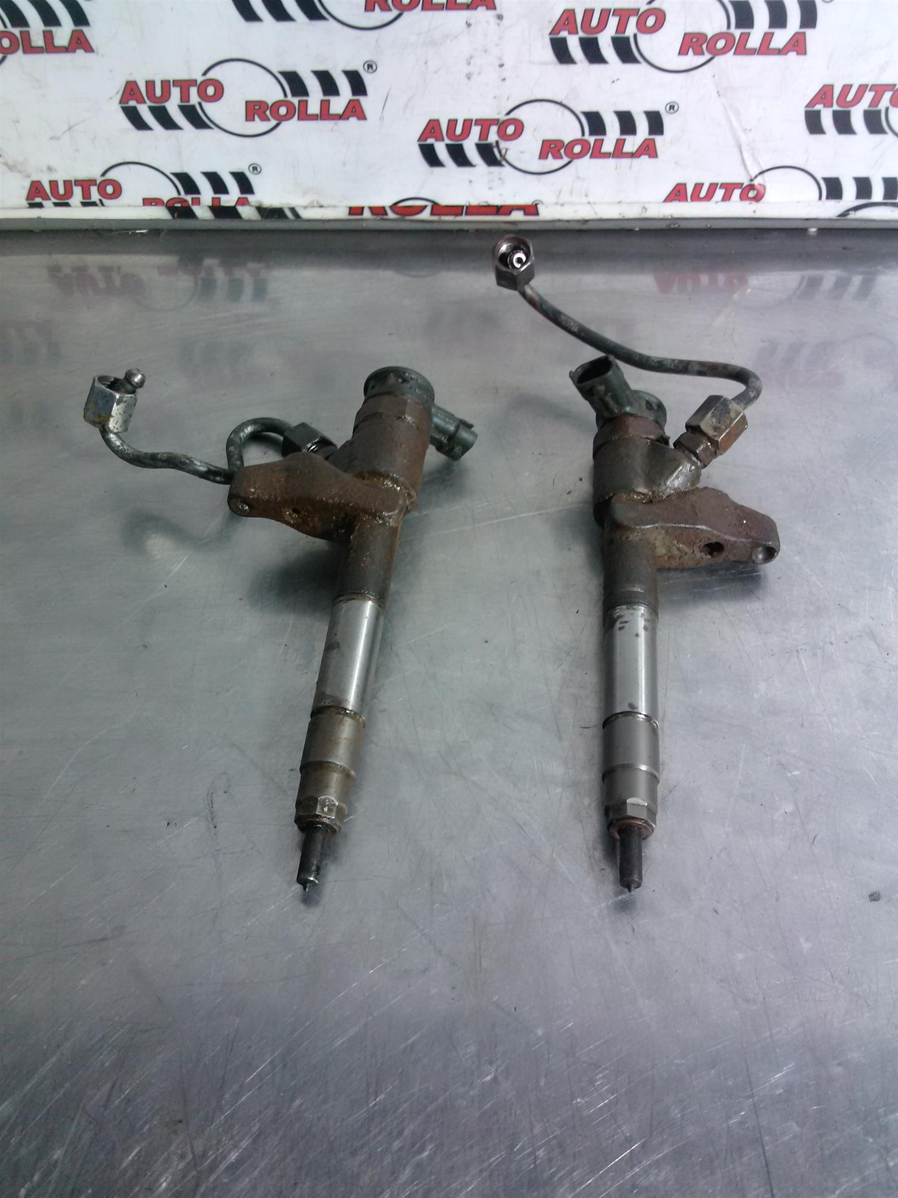 Injectoare 2 bucati Hyundai Santa Fe 2.2CRDI, an 2007