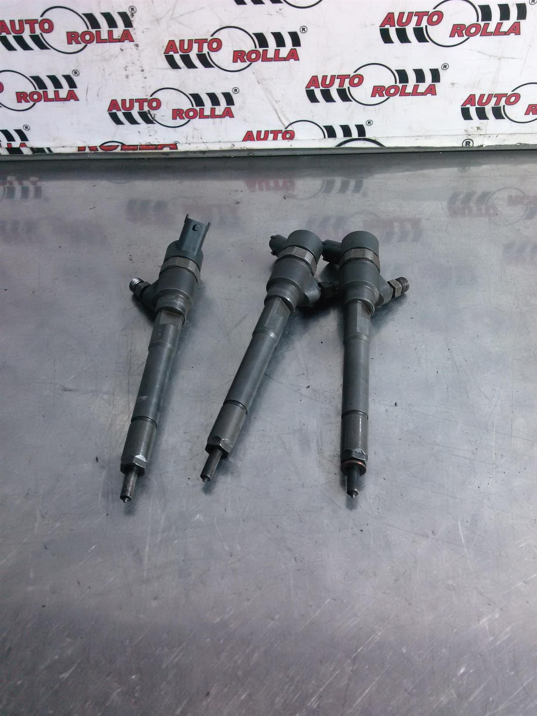 Injectoare 3 bucati Hyundai Santa Fe 2 2.2d an 2006