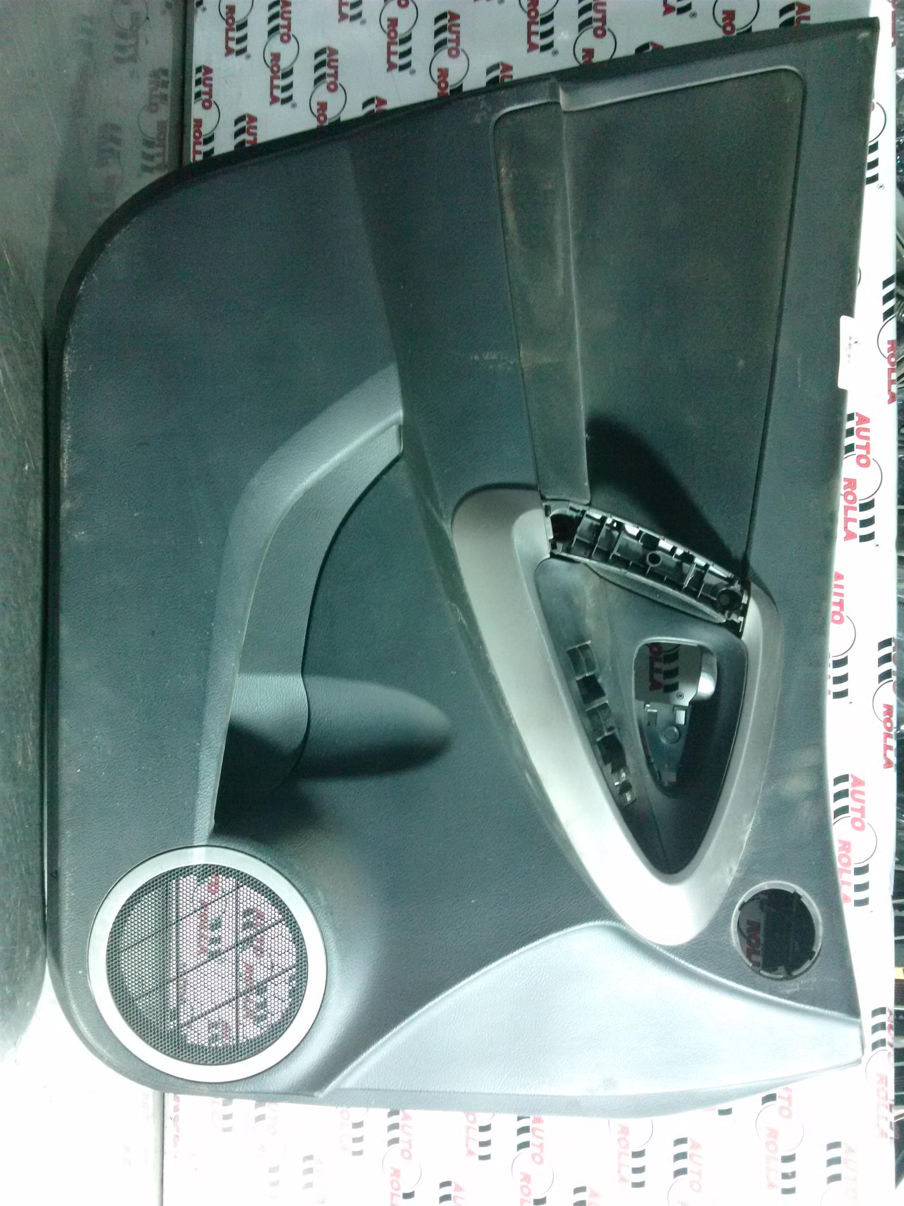 Tapiterie usa stanga fata Toyota Rav 4, an 2008