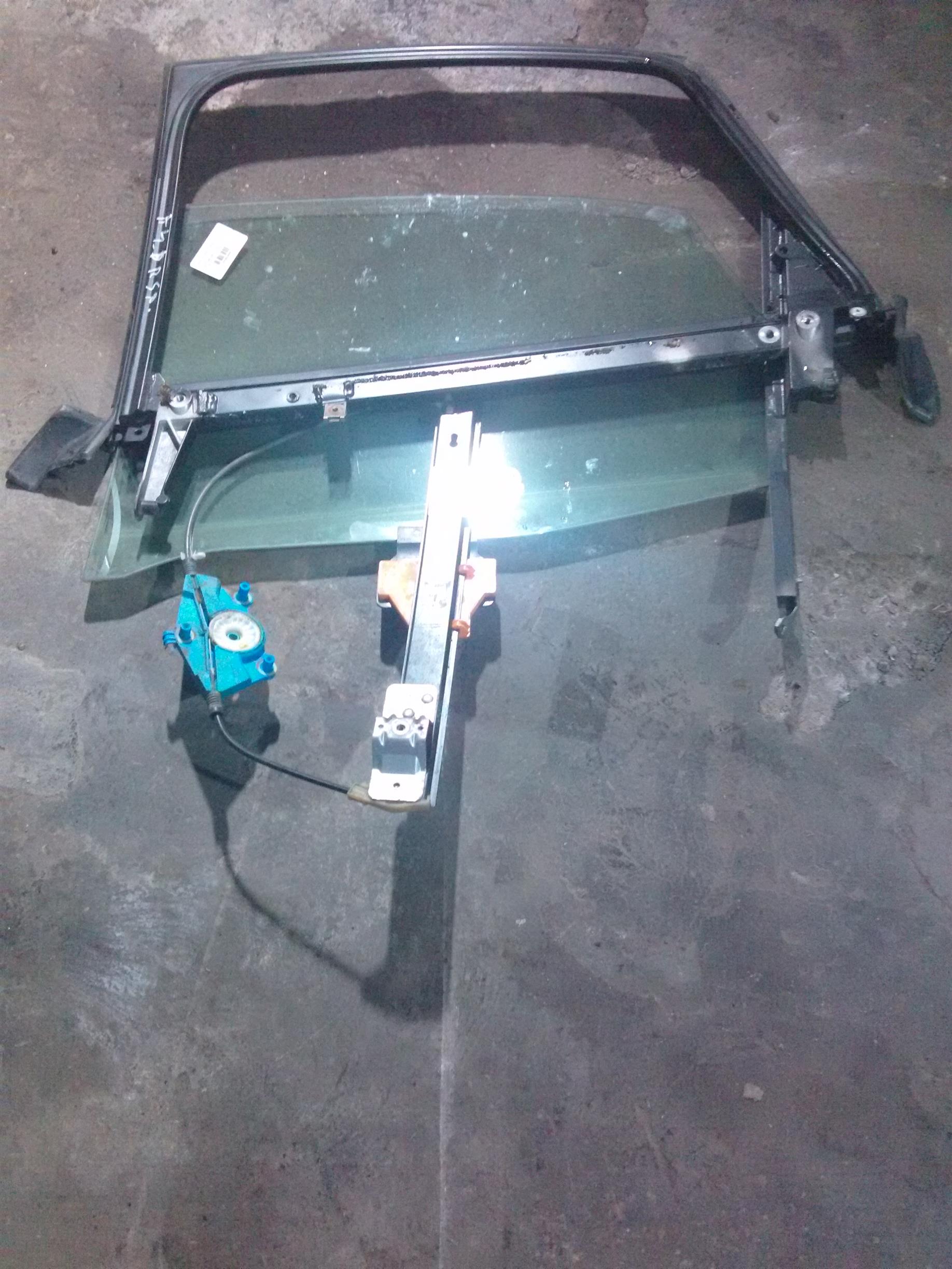 Macara dreapta spate Audi A4 B8, 2.0TDI, an 2010