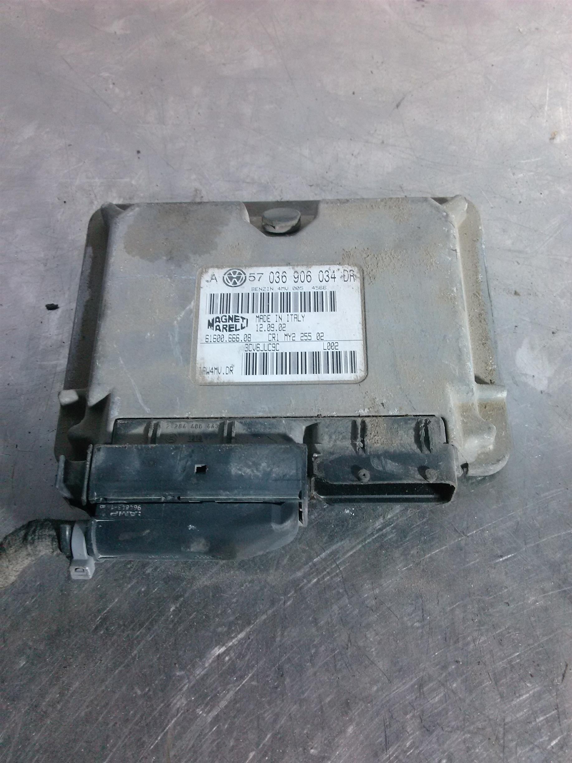 Calculator motor Volkswagen Golf 4, 1.4S, an 2002