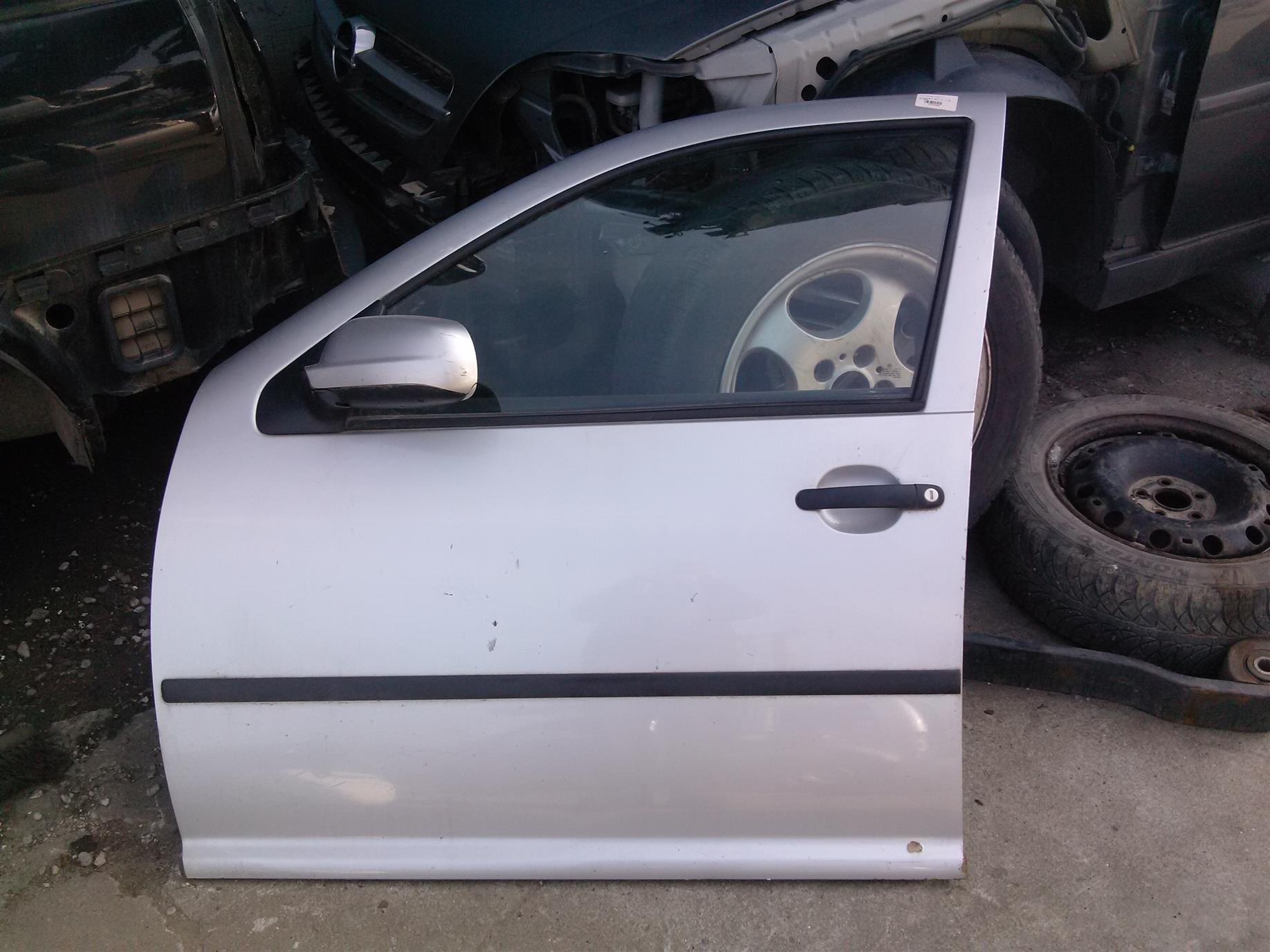 Usa stanga fata Volkswagen Golf 4, 1.4S, an 2002