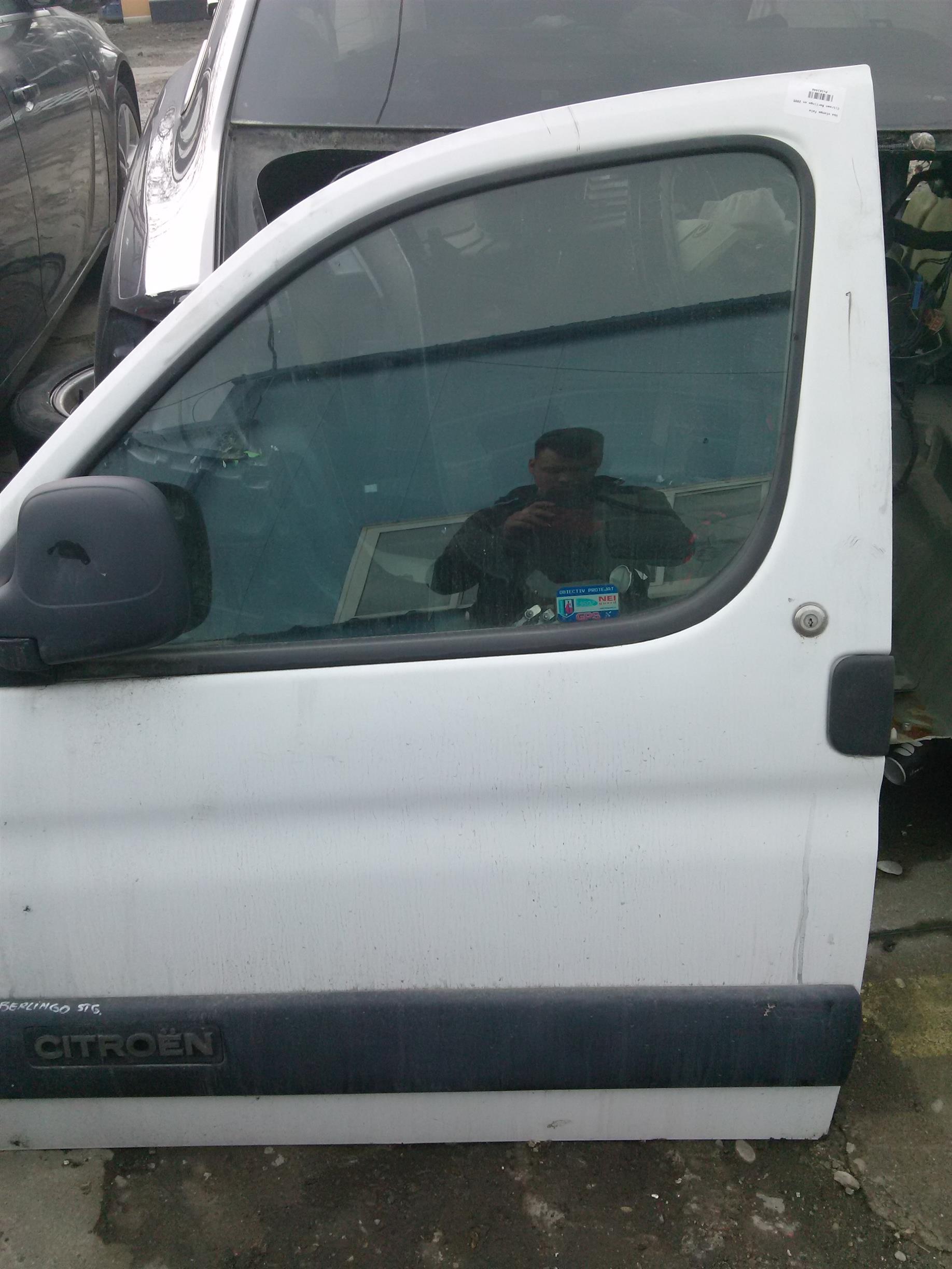 Usa stanga fata Citroen Berlingo an 2005