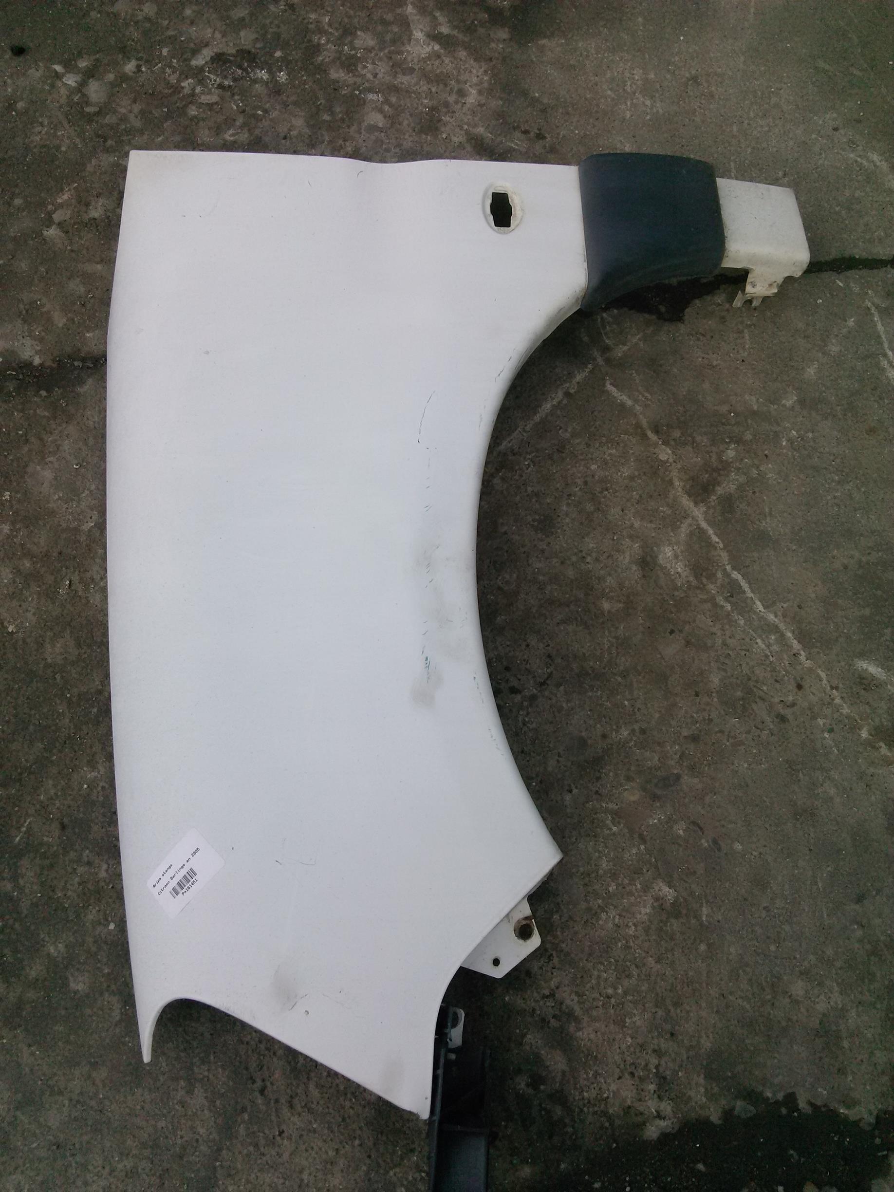 Aripa stanga Citroen Berlingo an 2005