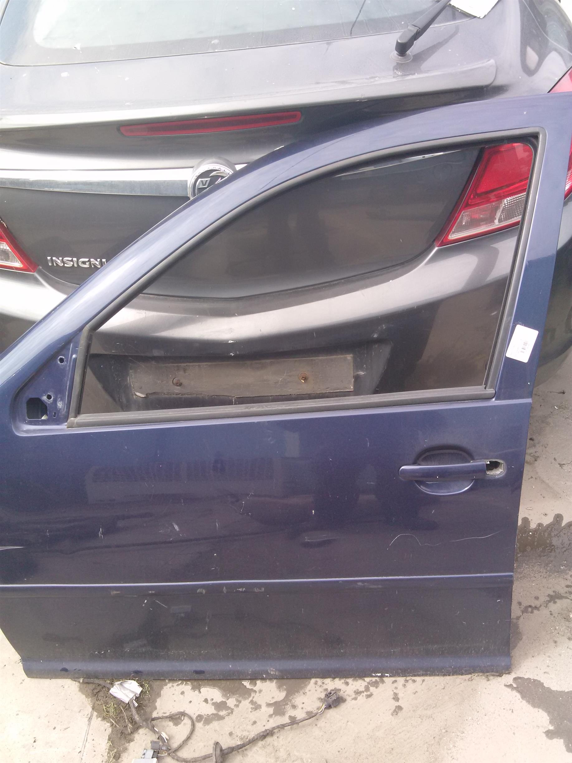 Usa stanga fata Volkswagen Golf 4, 1.4S, an 2002