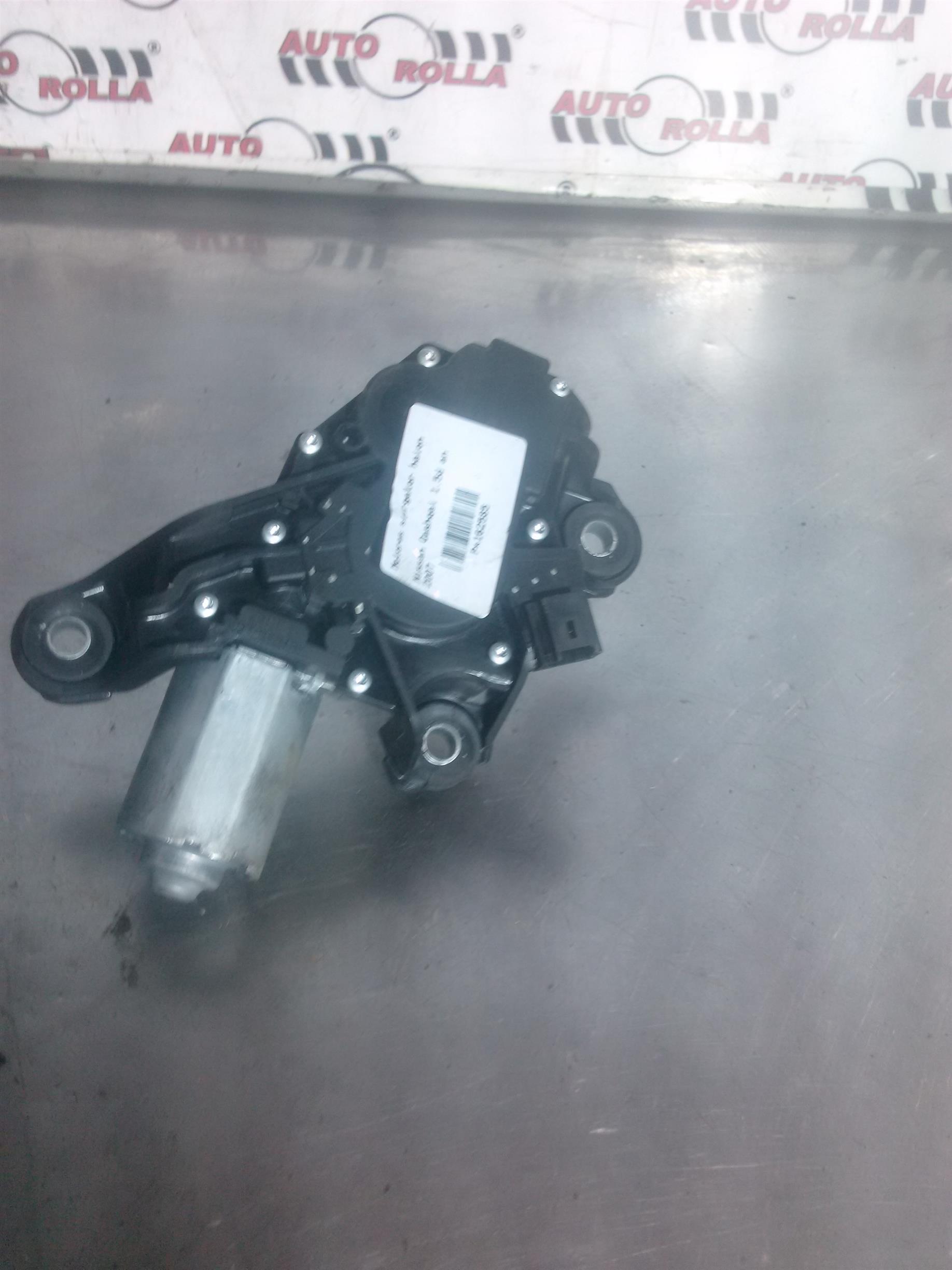 Motoras stergator haion Nissan Qashqai 1.5d an 2007