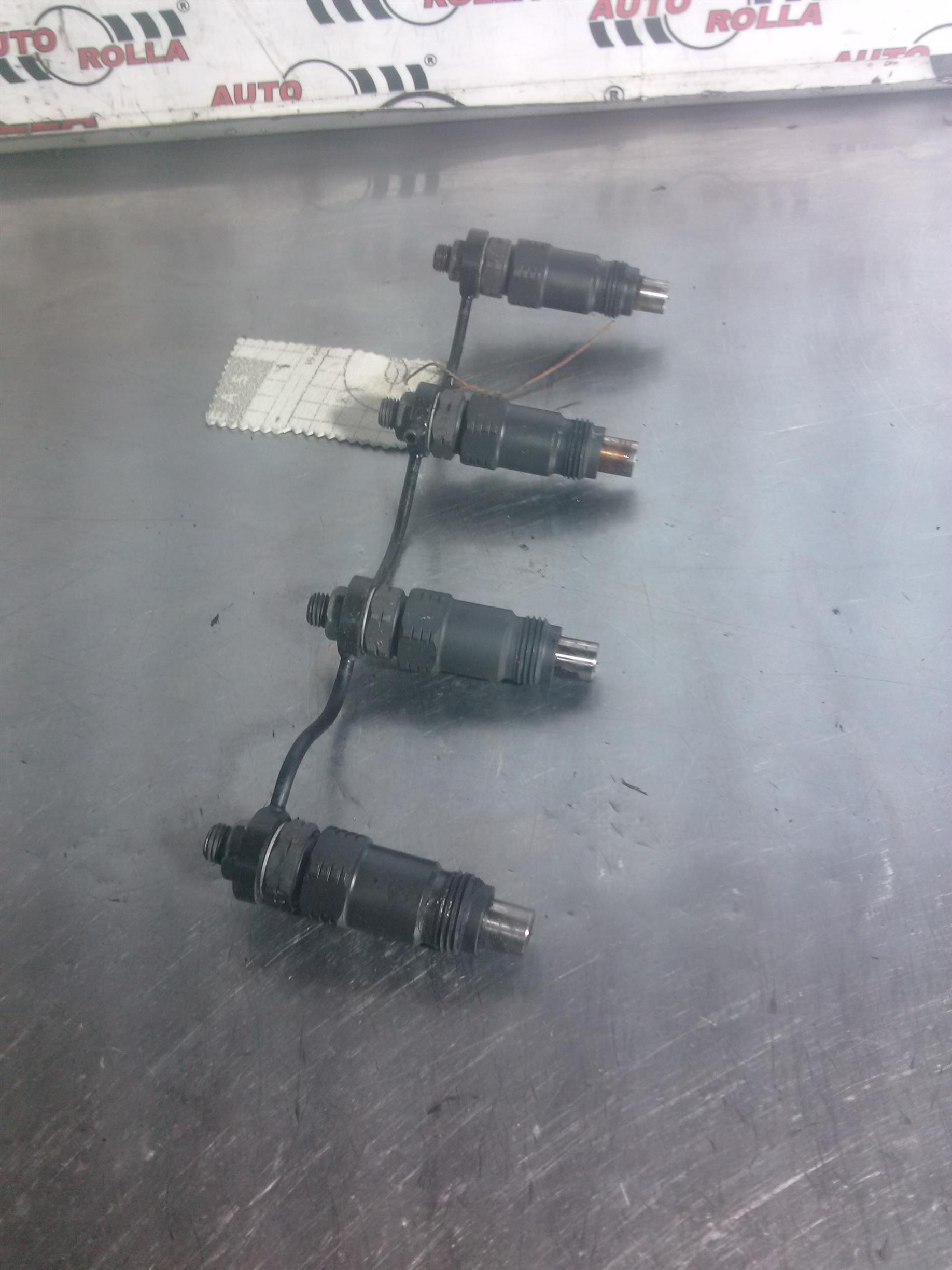 Injectoare set 4 bucati Kia sportage 2.0d an 2005