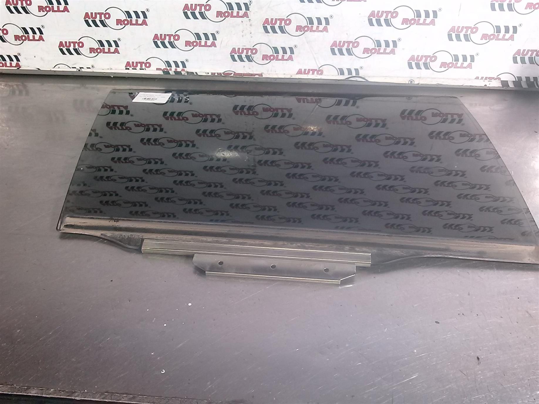 Geam dreapta spate Toyota Avensis, an 2008.