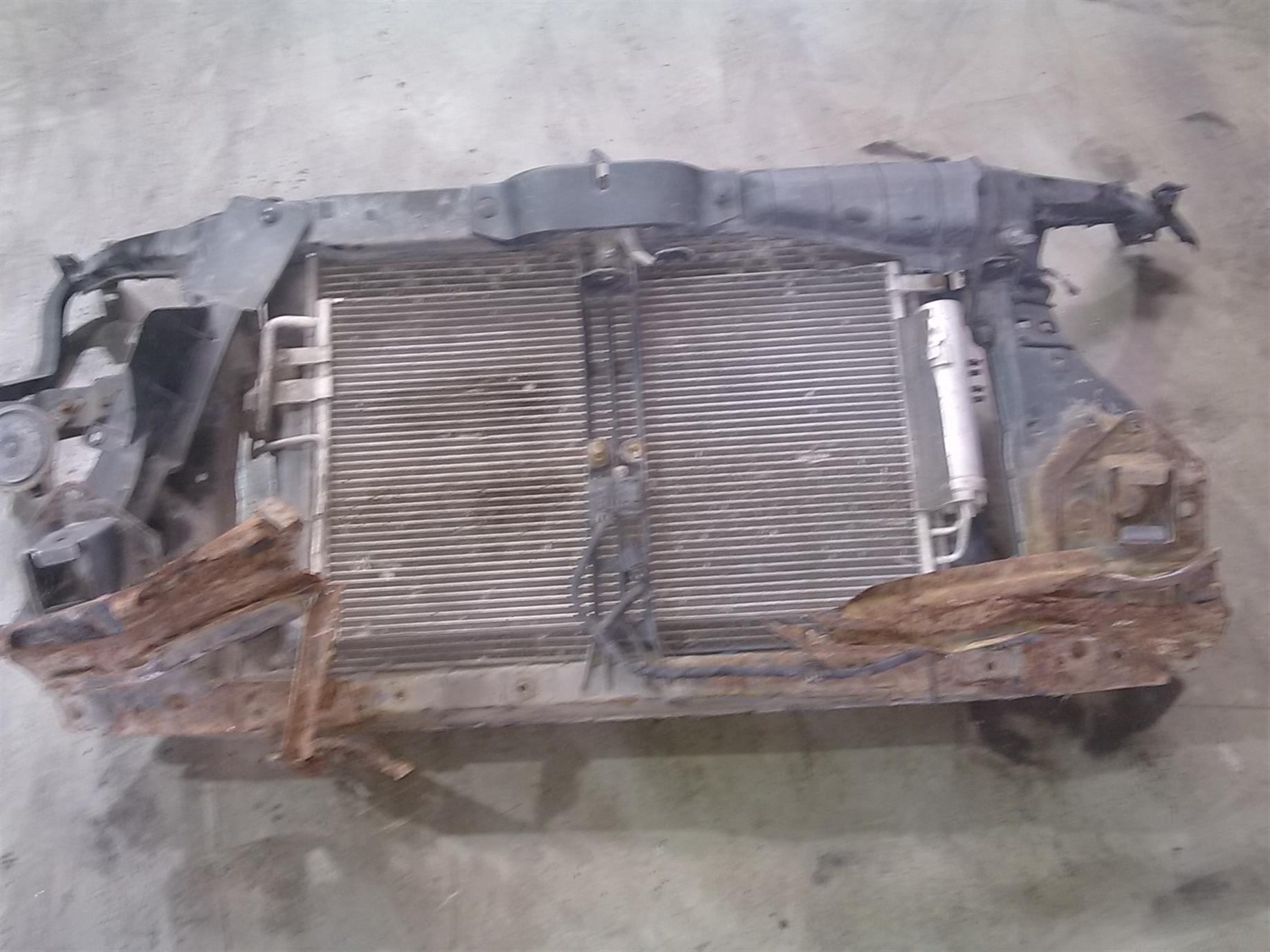 Radiator apa Hyundai Tucson 2.0CRDI, an 2006.