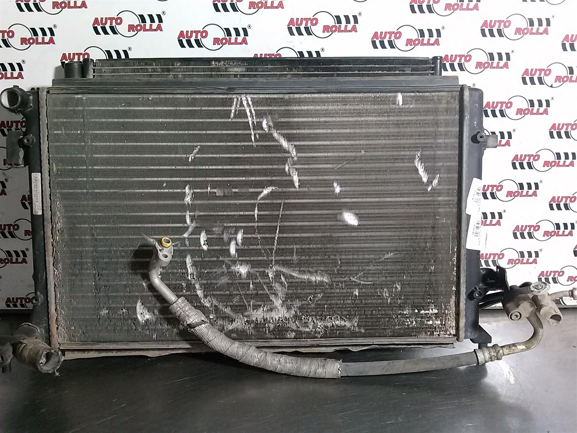 Radiator apa Volkswagen Touran 1.6FSI, an 2005 BAG, euro 4