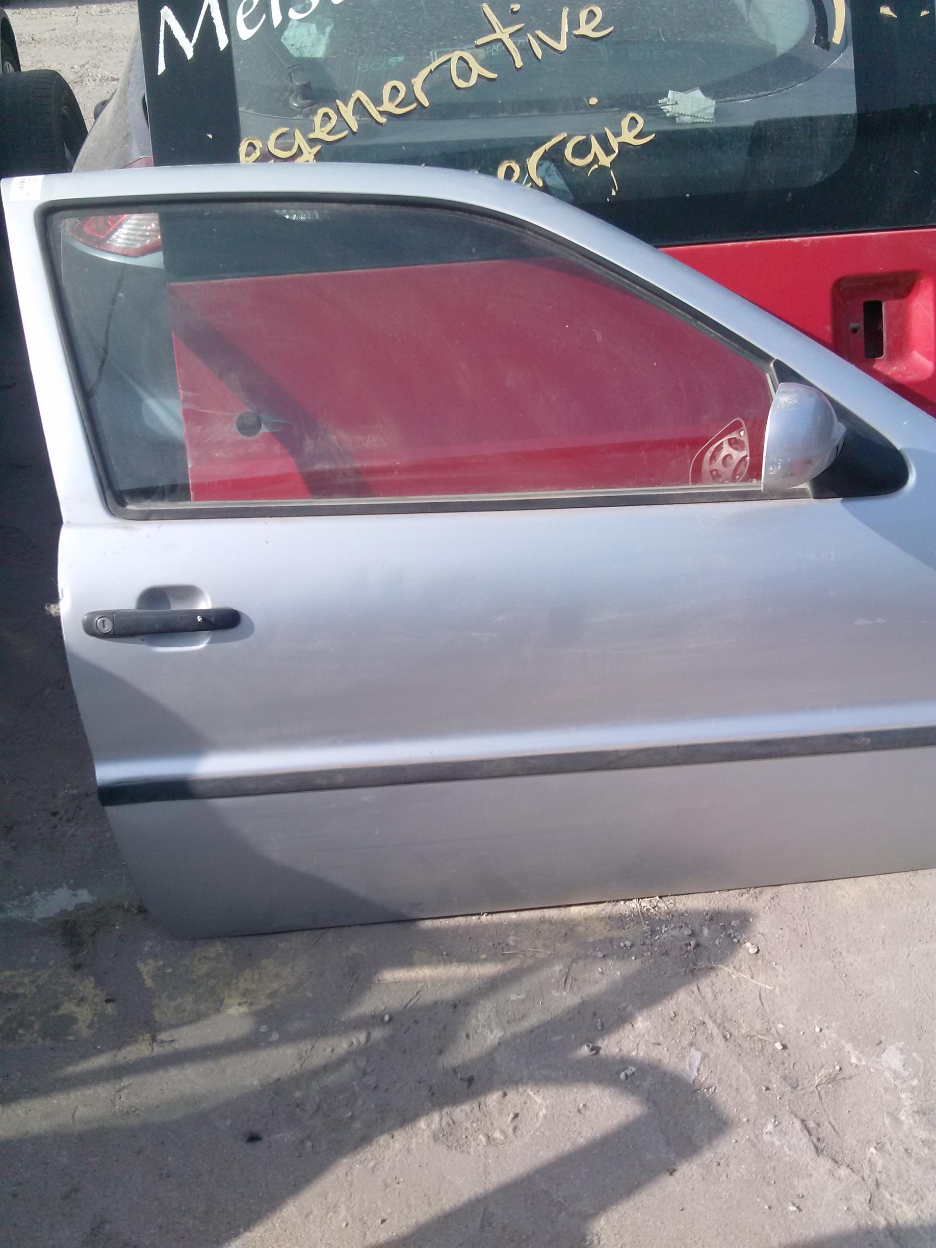 Usa dreapta fata Volkswagen Polo, an 1997, coupe