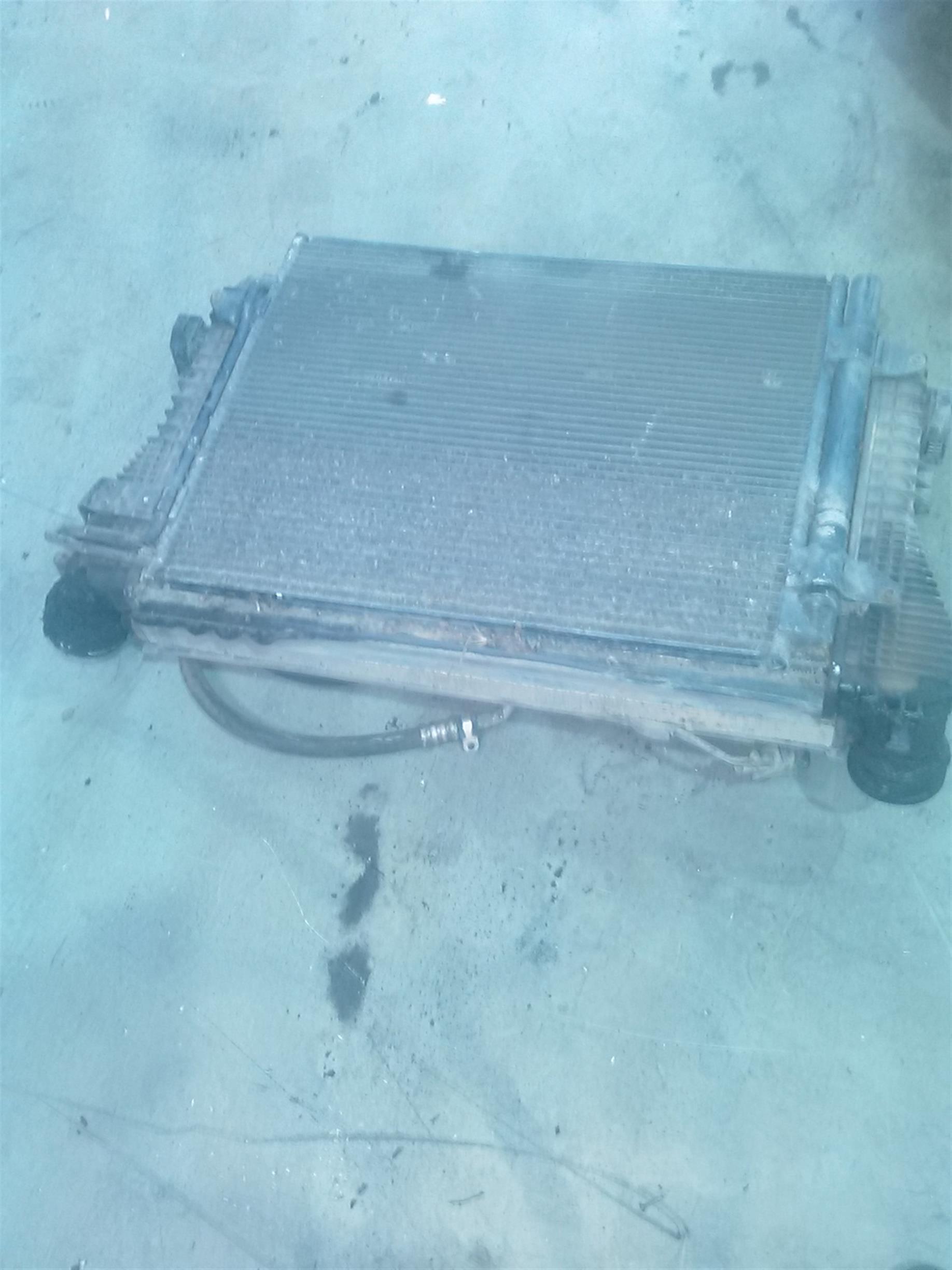 Radiator intercooler Volkswagen Touran 1.9 an 2006
