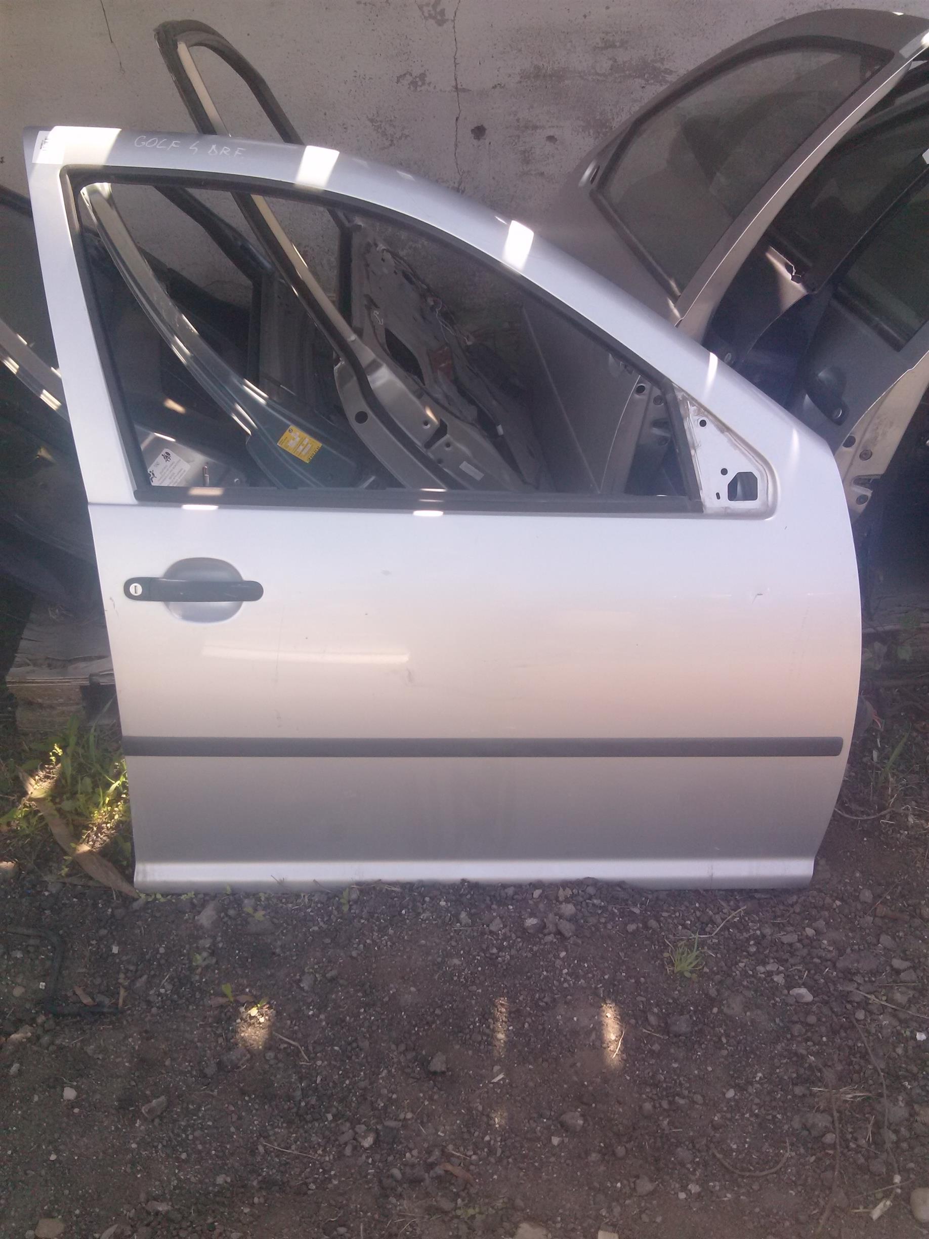 Usa dreapta fata Volkswagen Golf 4, an 2004